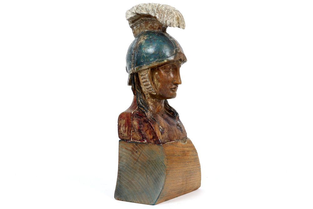 antique sculpture in wood with remains of the original polychromy || Antieke houtsculptuur met - Image 2 of 4