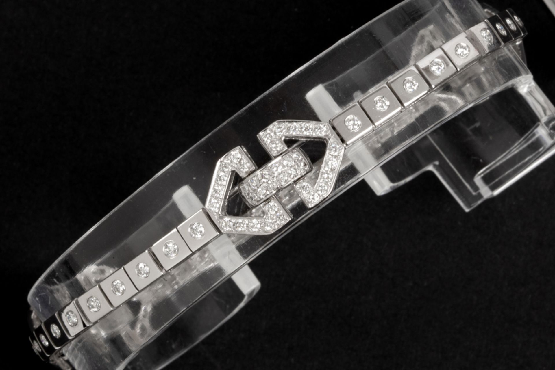Art Deco style bracelet in white gold (18 carat) with circa 1,70 carat of high quality brilliant cut - Bild 2 aus 2