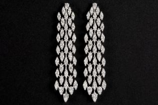 superb pair of earrings in white gold (18 carat) with circa 6 carat of very high quality brilliant