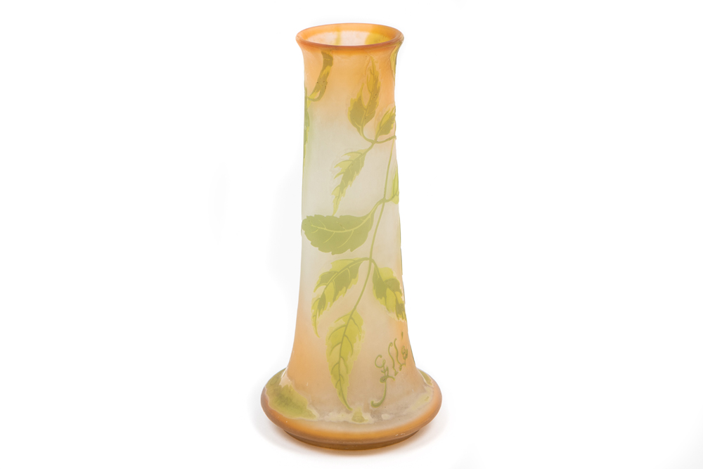 Emile Gallé signed Art Nouveau vase in pâte de verre with a floral decor || GALLÉ ÉMILE (1846 - - Image 2 of 5