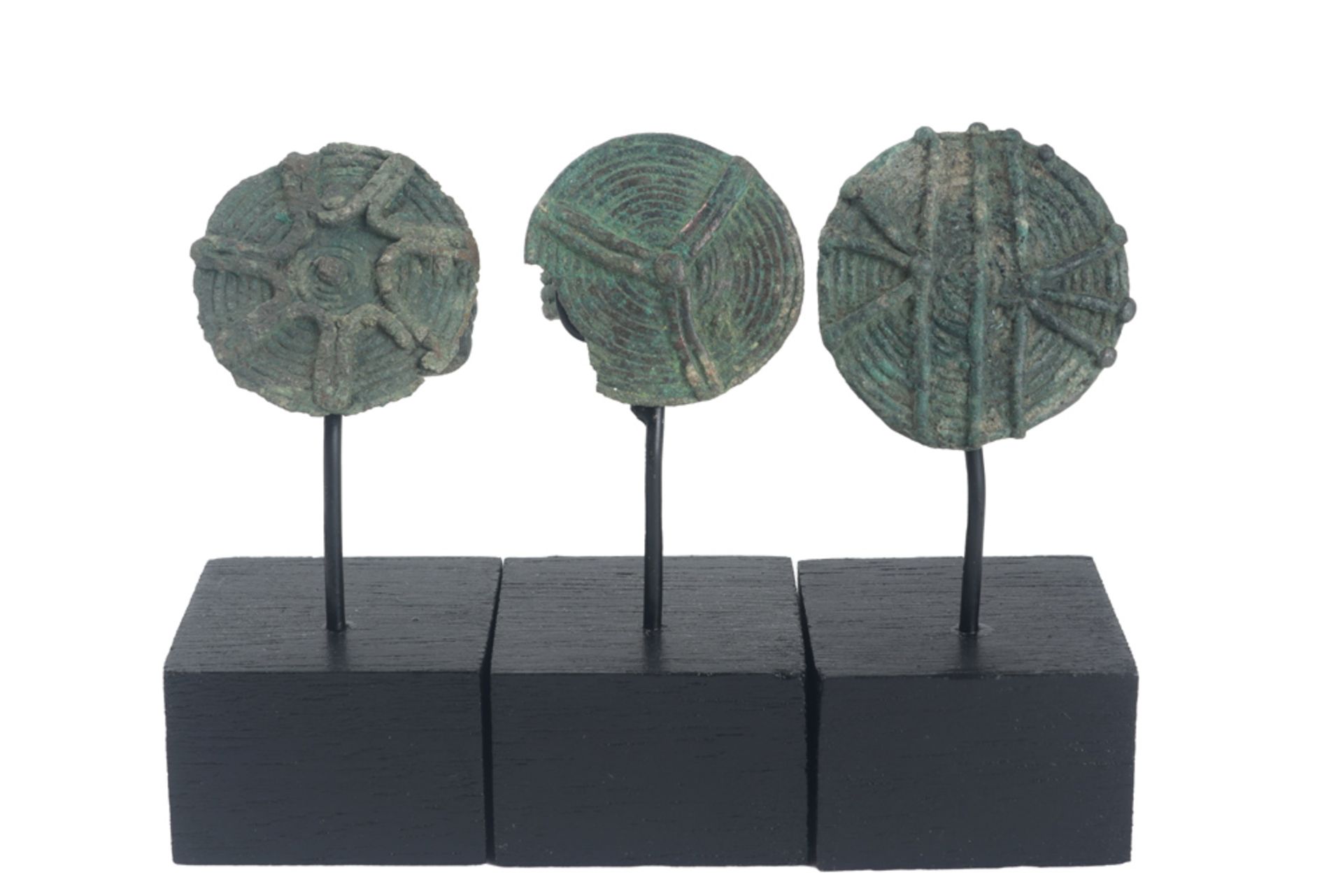 six Ancient Persia Luristan period bronze rings || OUD IRAN - LURISTAN (1200 - 800 BC) lot van zes - Bild 2 aus 5