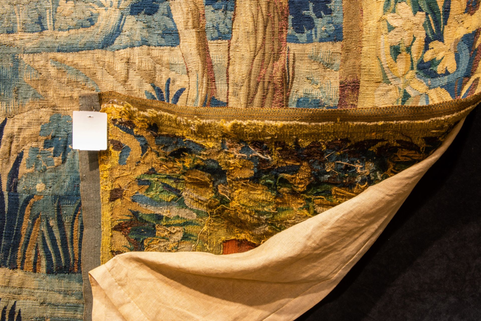 17th Cent. presumably Flemish tapestry || Zeventiende eeuws, allicht Vlaams, wandtapijt met - Bild 6 aus 6