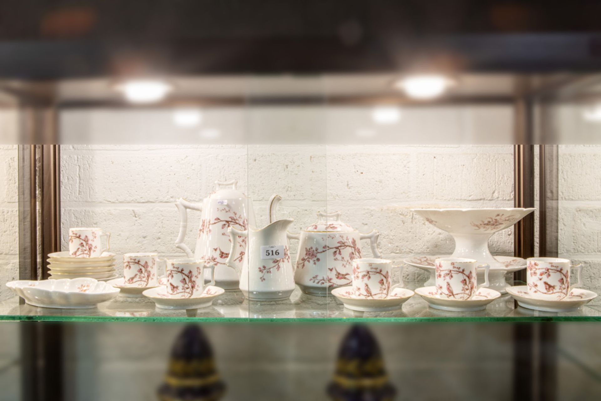 antique coffee set in porcelain || Antiek koffieservies in porselein met vogel- en bloemendecor - ca - Bild 3 aus 3