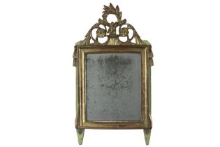 antique mirror with an 18th Cent. neoclassical frame in sculpted and gilded wood || Antieke