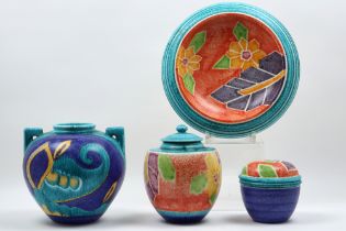 four pieces of Spanish ceramic, marked "Benlloch" || Lot van vier stuks Spaanse faïence, gemerkt "