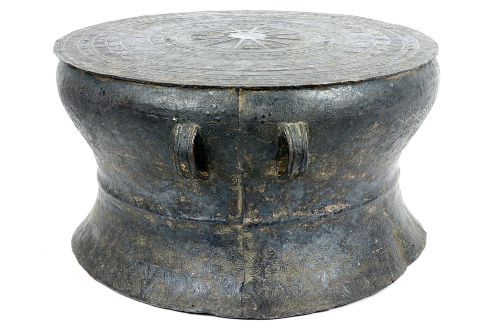 antique Vietnamese rain drum in bronze with typical patina || Antieke Vietnamese regengong ("tambour - Bild 2 aus 4