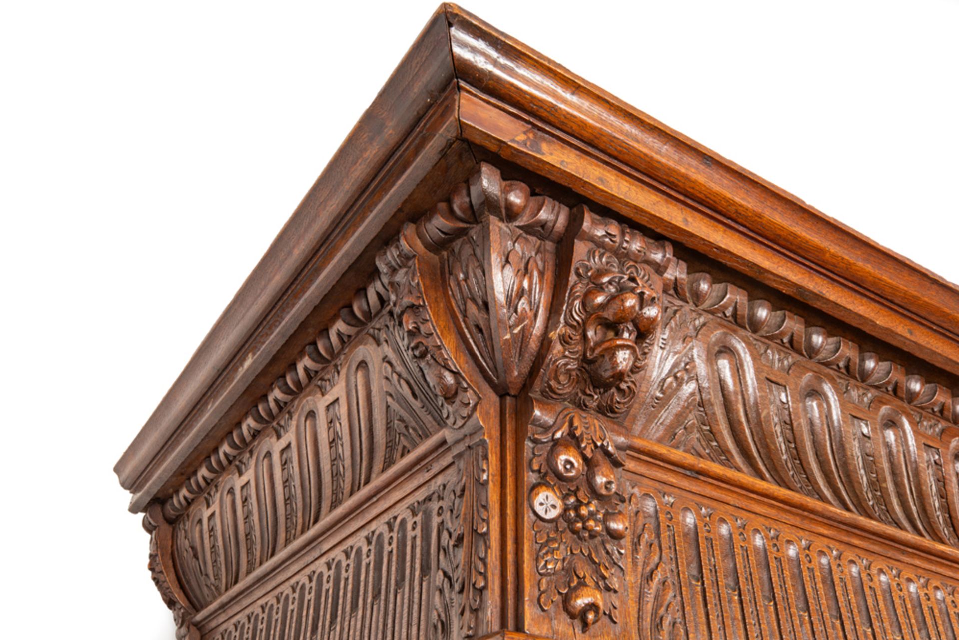 very good 17th Cent. Flemish Renaissance style cupboard in oak with a superb patina adorned with - Image 5 of 5