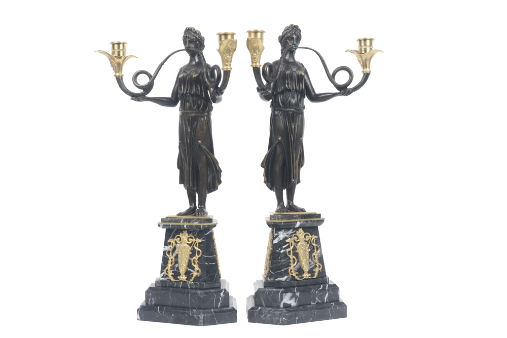 pair of Empire style "caryatid" candelabra in bronze and marble || Paar zgn "kariatide"- - Image 2 of 6