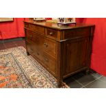 antique Louis XVI style chest of drawers from Namur in oak with inlay || Antieke Naamse Lodewijk