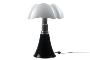 Gae Aulenti "Pipistrello" design lamp marked Martinelli Luce || GAE AULENTI (1927 - 2012) zgn "