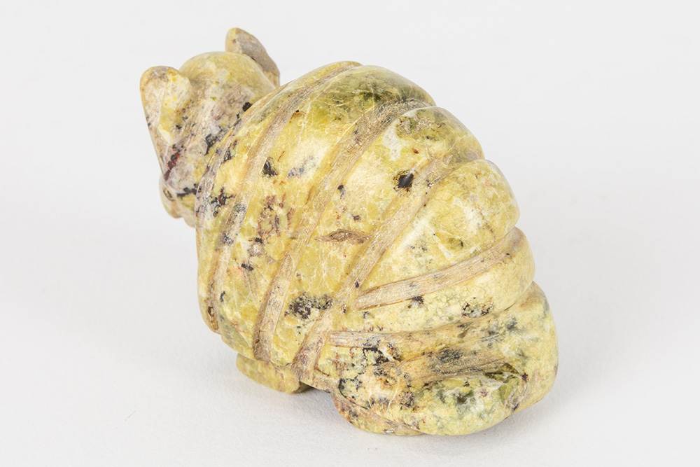 small Mid American Nazca Culture jade sculpture depicting an armadilloMIDDEN-AMERIKA - NAZCA- - Image 6 of 7