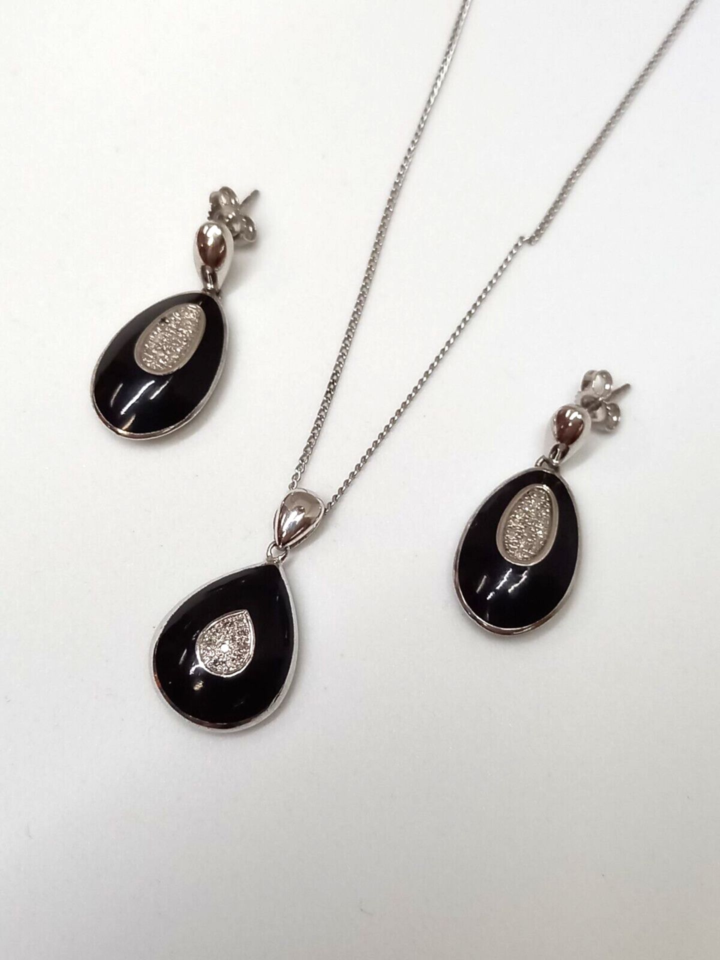 PENDANT & EARRING SET/CERAMIC & DIAMONDS /STERLING SILVER - Image 2 of 3