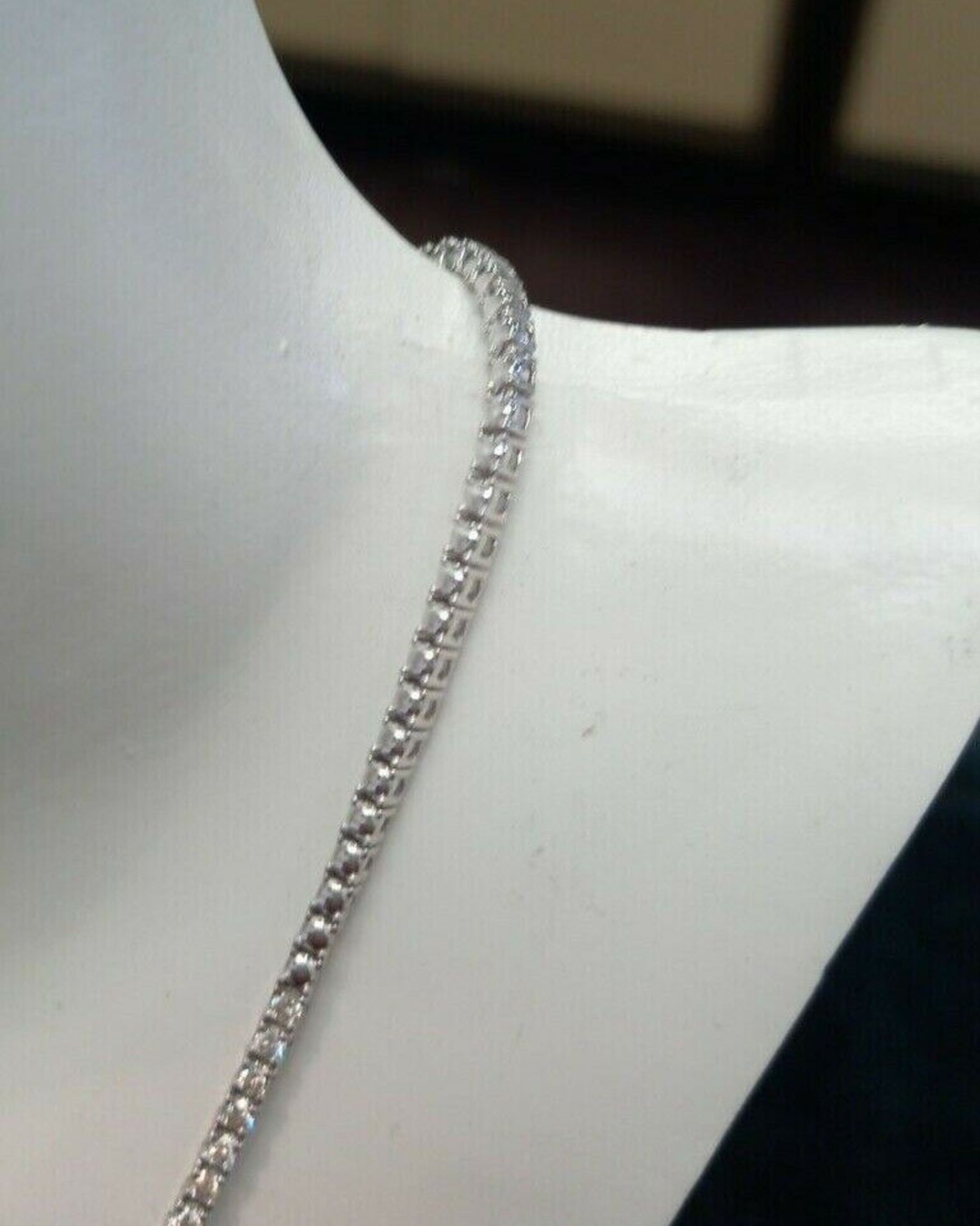 18CT WHITE GOLD GRADUATED 3/4 WAY 2.50 CARATS DIAMOND TENNIS NECK.ACES WITH VALUATION OF £7995 - Image 5 of 6