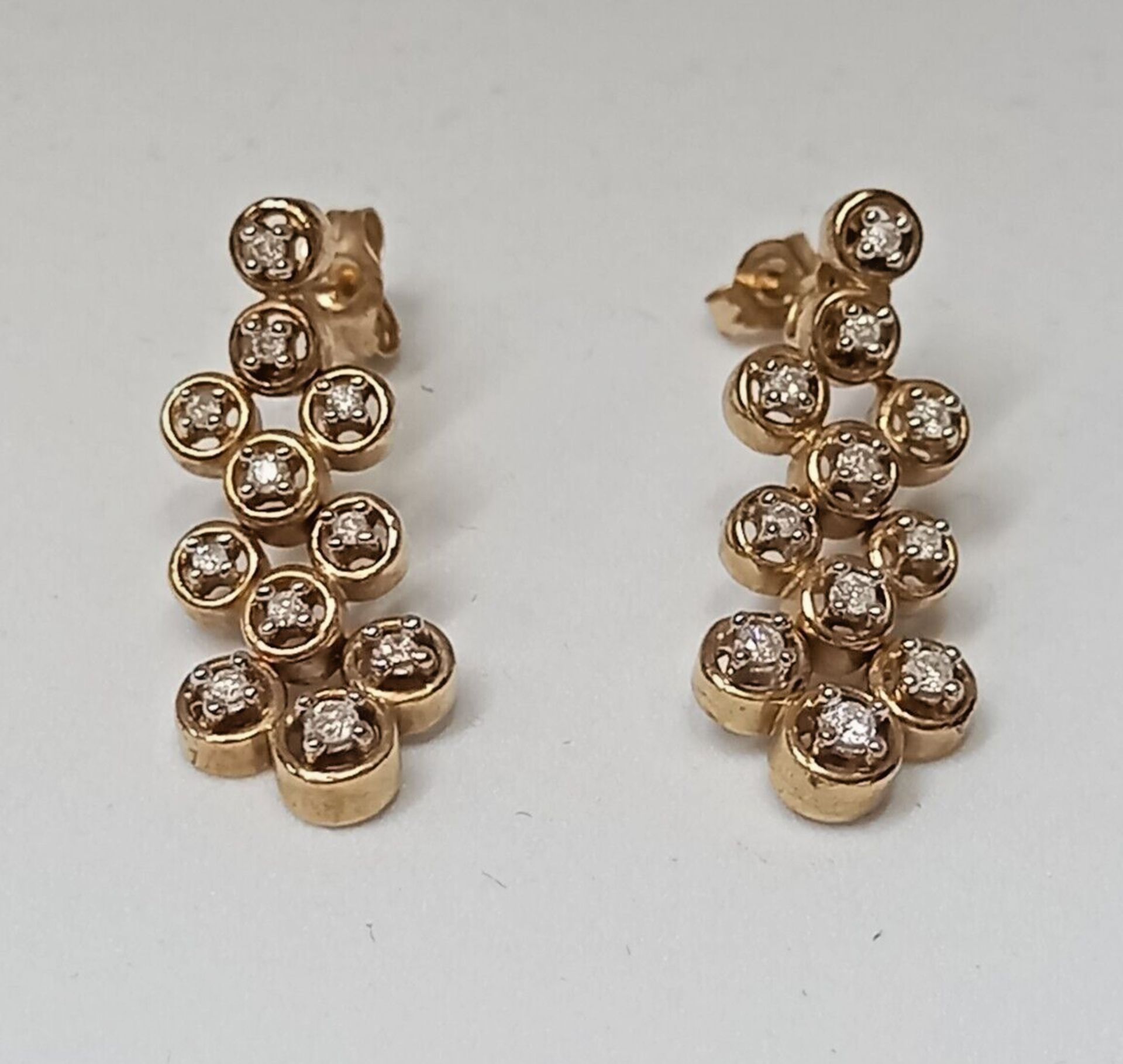 0.32 DIAMOND EARRINGS CLUSTER/9CT YELLOW GOLD IN GIFT BOX + VALUATION CERTIFICATE OF £1,095 - Image 3 of 5