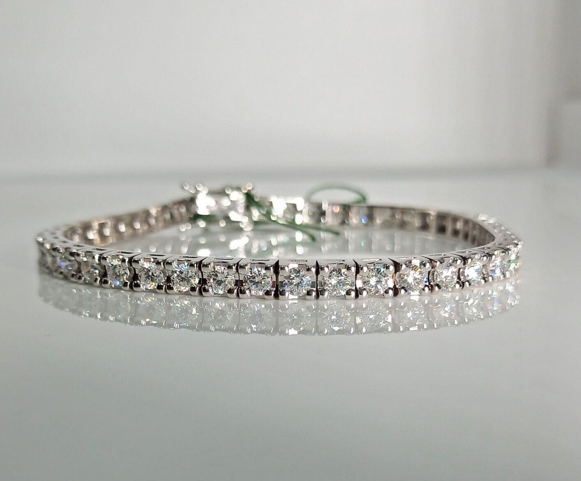 4CT DIAMOND TENNIS BRACELET 18CT WHITE GOLD IN GIFT BOX WITH VALUATION CERTIFICATE OF £9995 - Image 2 of 5