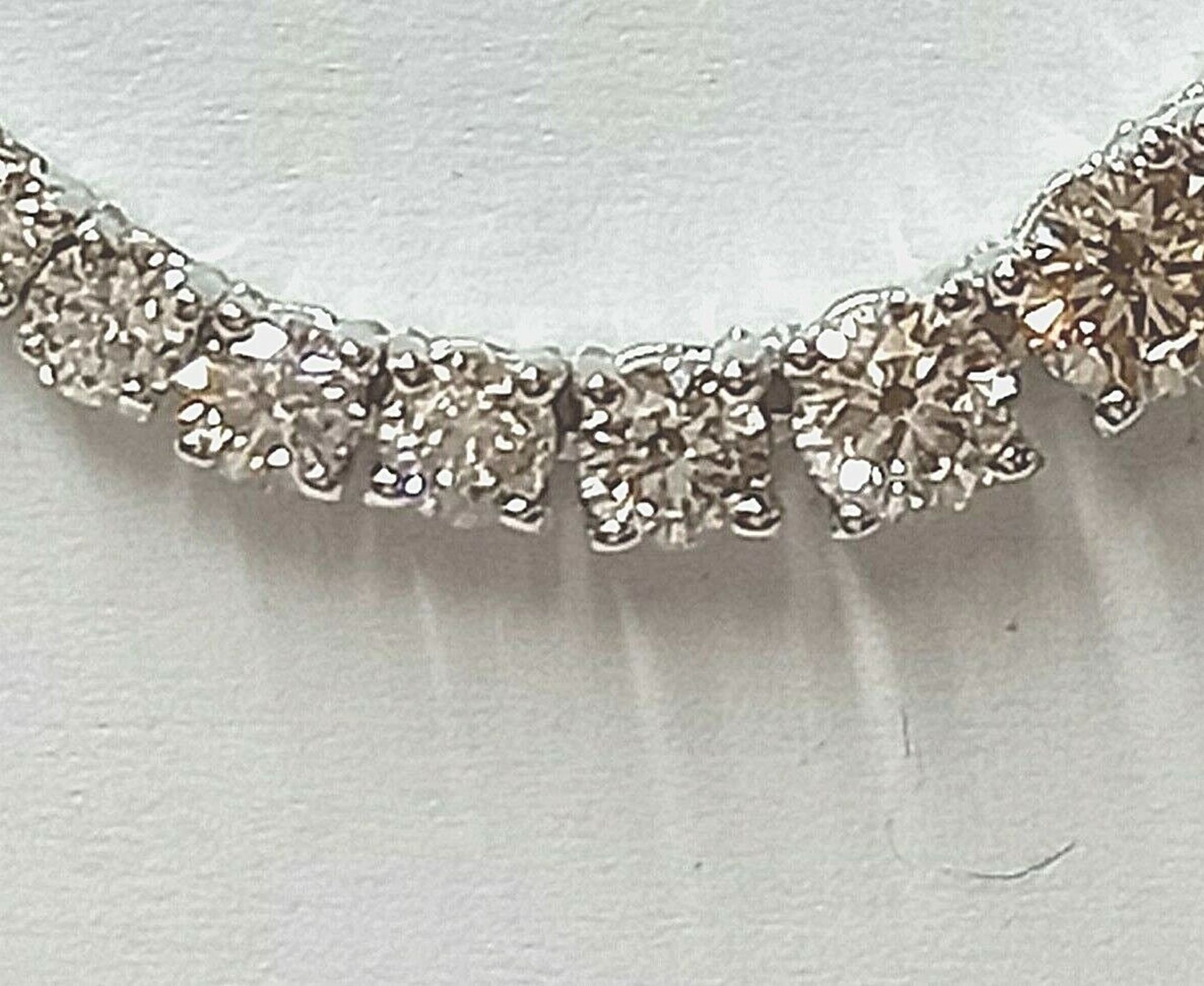 18CT WHITE GOLD GRADUATED 3/4 WAY 2.50 CARATS DIAMOND TENNIS NECK.ACES WITH VALUATION OF £7995 - Image 4 of 6