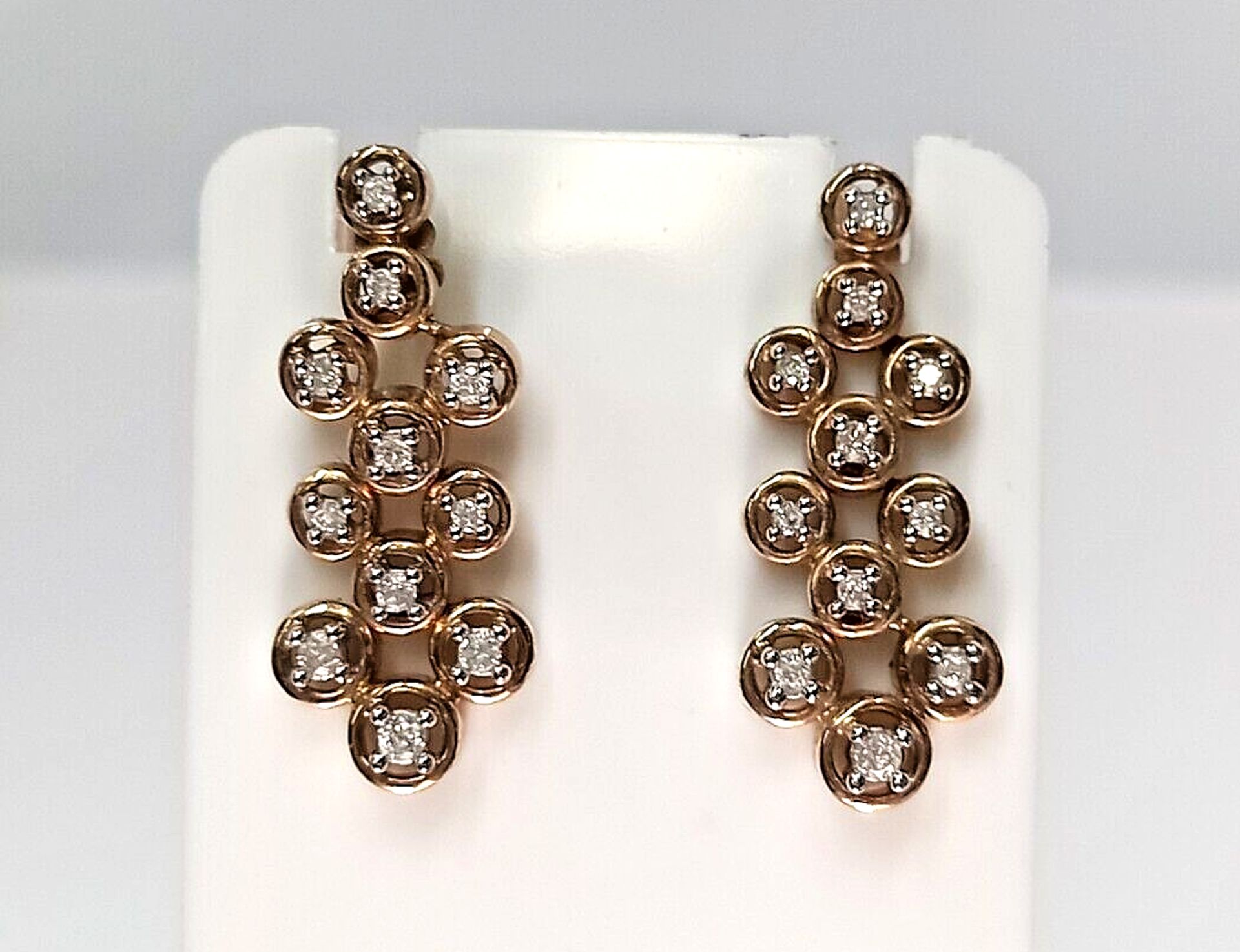 0.32 DIAMOND EARRINGS CLUSTER/9CT YELLOW GOLD IN GIFT BOX + VALUATION CERTIFICATE OF £1,095 - Image 2 of 5