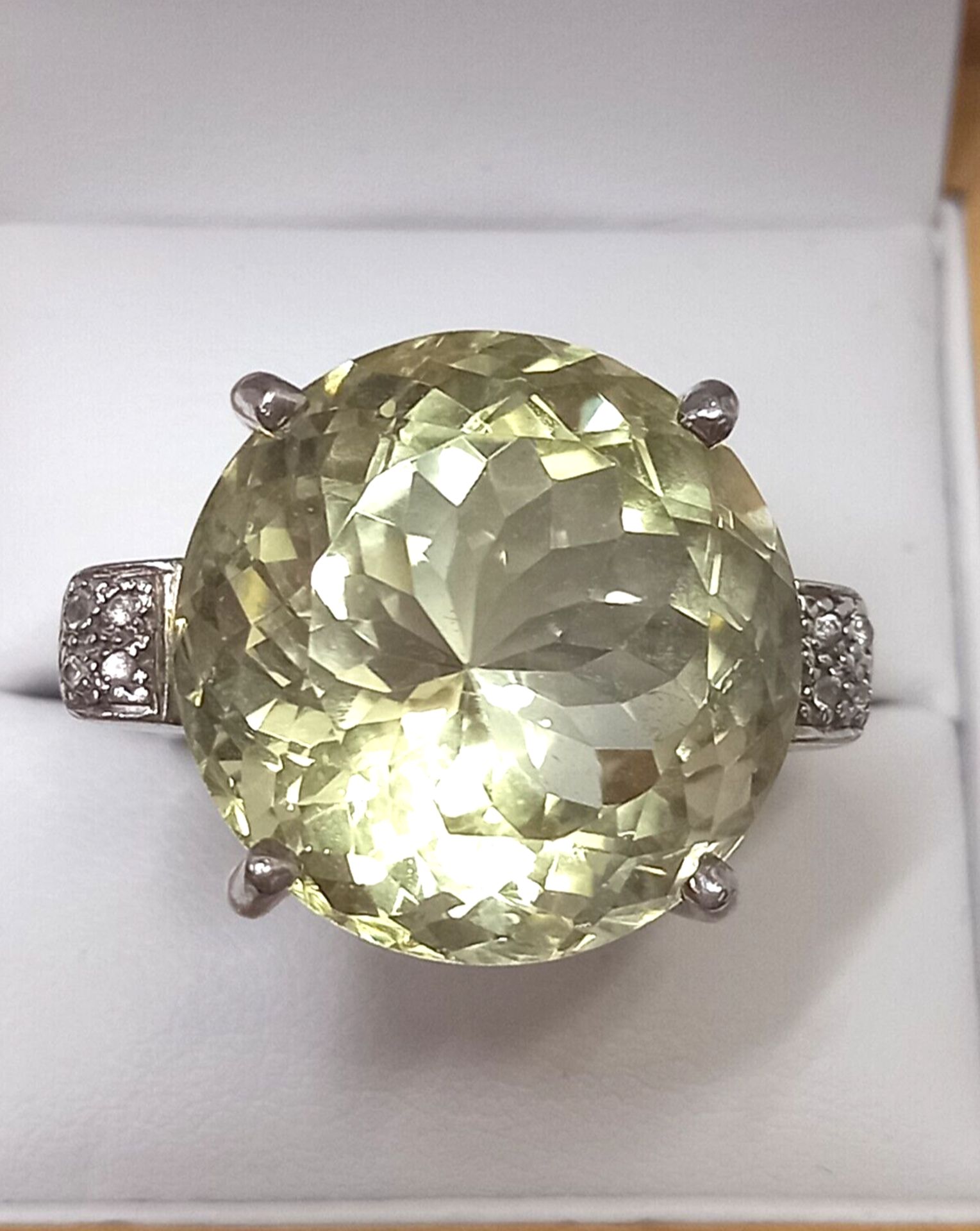 LIME GREEN CRYSTAL DRESS RING WITH DIAMONDS - Image 3 of 6