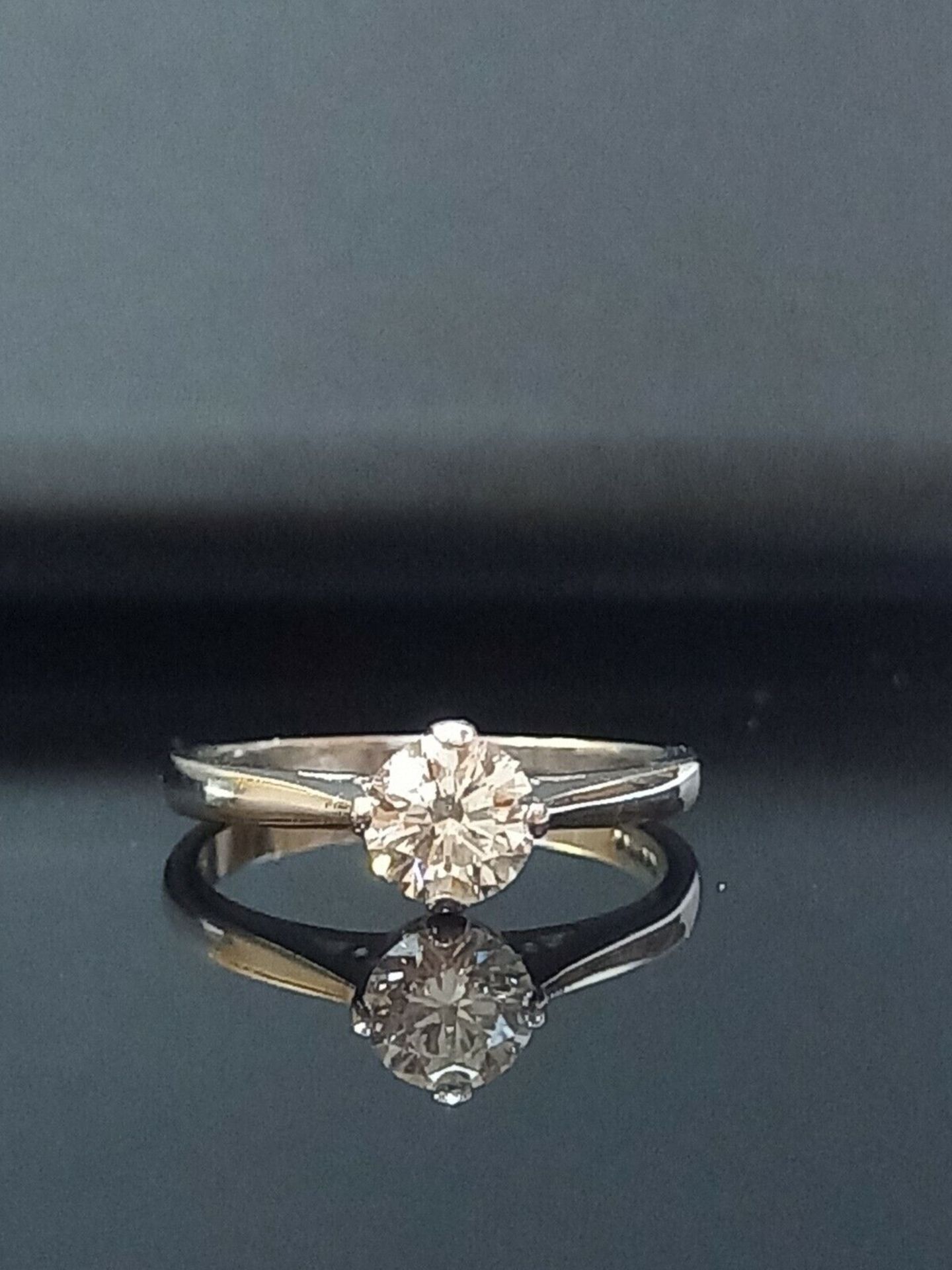 0.72 DIAMOND PLATINUM SOLITAIRE ENGAGEMENT RING/WHITE GOLD + GIFT BOX + VALUATION CERT OF £3795 - Image 3 of 8
