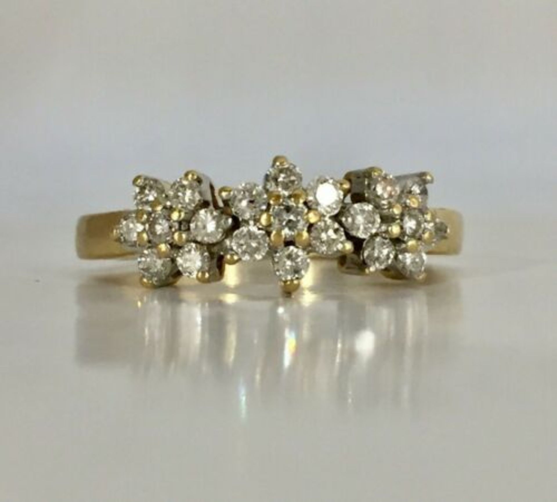 CLUSTER DIAMOND DRESS/ENGAGEMENT RING 18CT YELLOW GOLD + GIFT BOX + VALUATION CERT OF £995