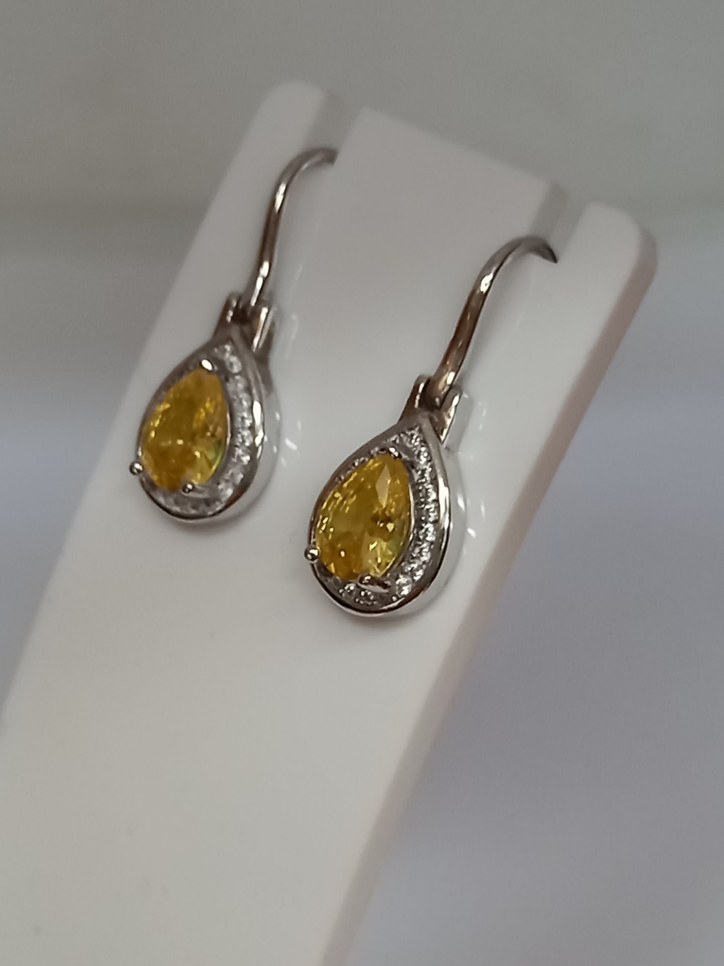 SILVER HOOK EARRINGS WITH CUBIC ZIRCONIA &YELLOW STONE - Image 3 of 4