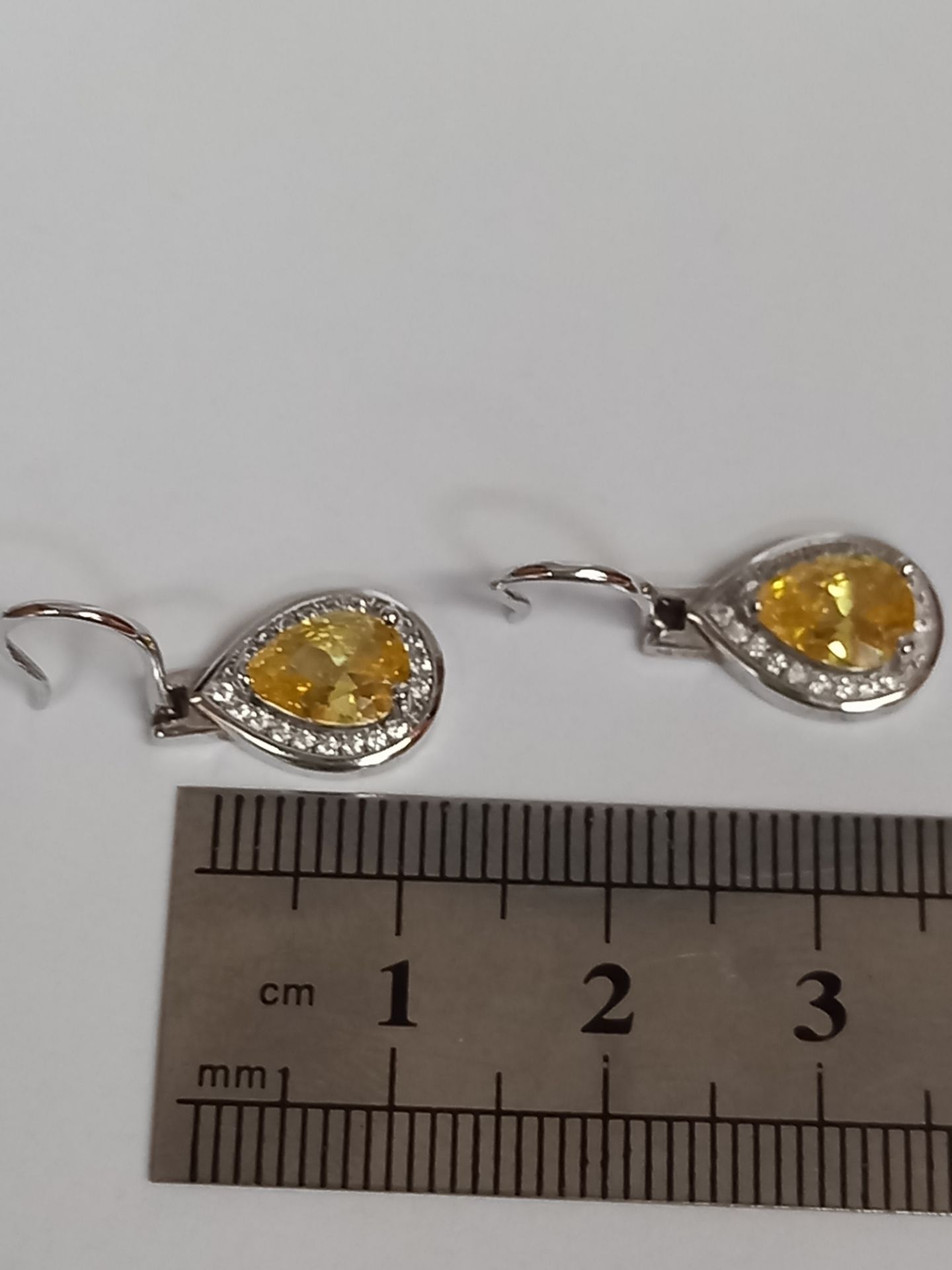 SILVER HOOK EARRINGS WITH CUBIC ZIRCONIA &YELLOW STONE - Image 4 of 4