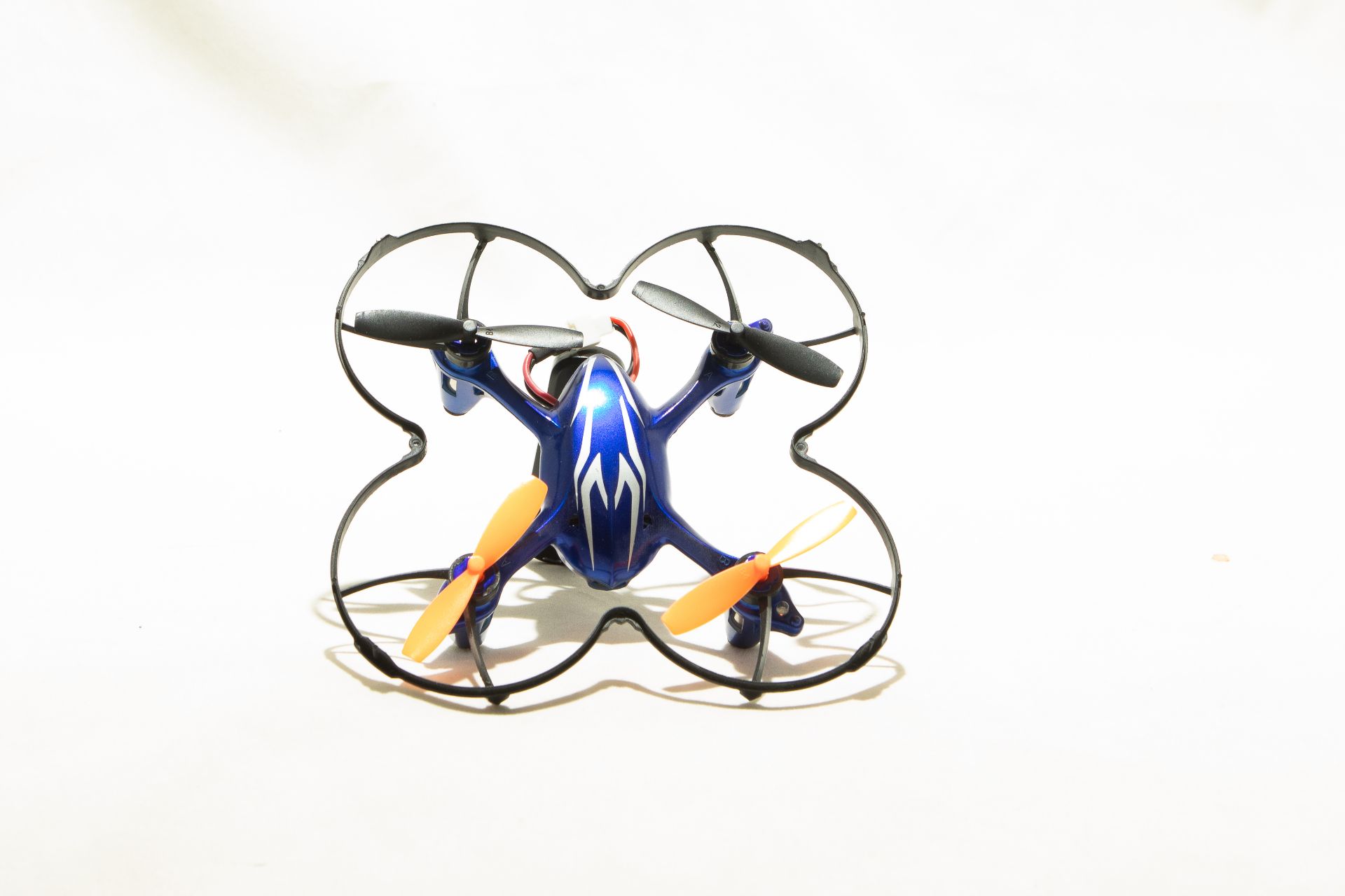 24 X NEW EXPLORER 2.4 GHZ REMOTE CONTROL QUADCOPTERS - Image 5 of 8