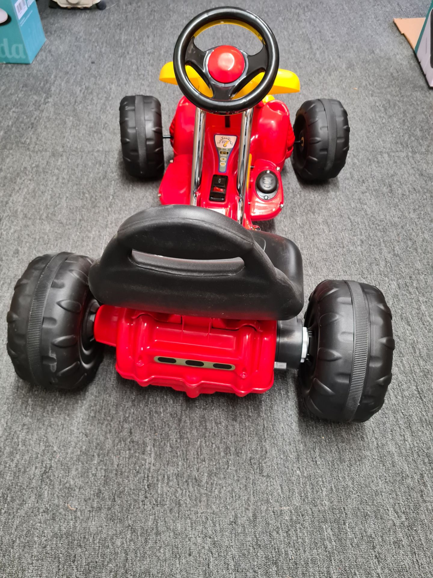 10 X ELECTRIC 6V RIDE ON GO KART - RED / YELLOW £1500 - BRAND NEW FOR KIDS - Image 4 of 10
