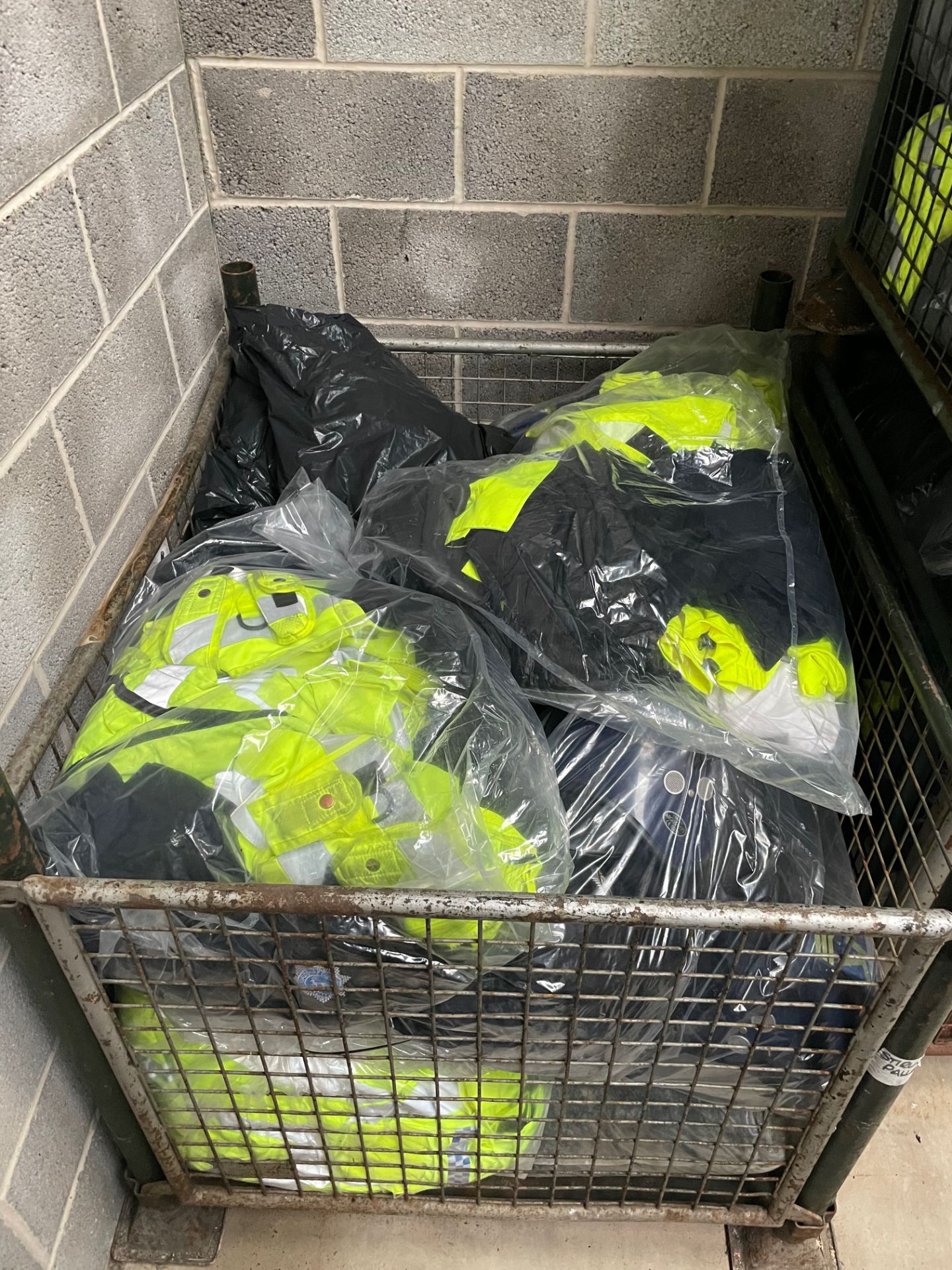 10 X BAGS OF EX POLICE CLOTHING - RRP £2750.00