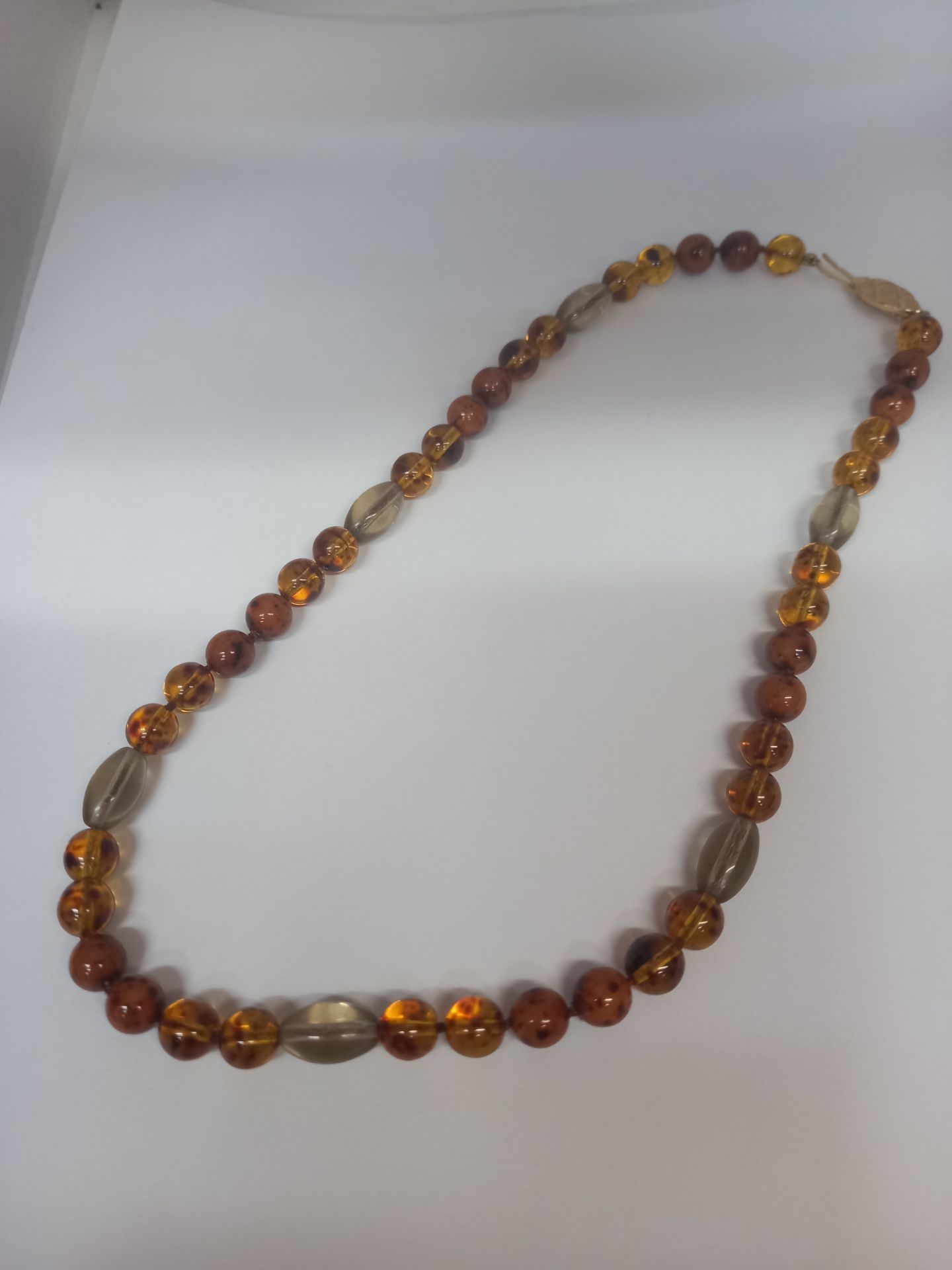 BALTIC KNOTTED AMBER NECKLACE - Image 3 of 6