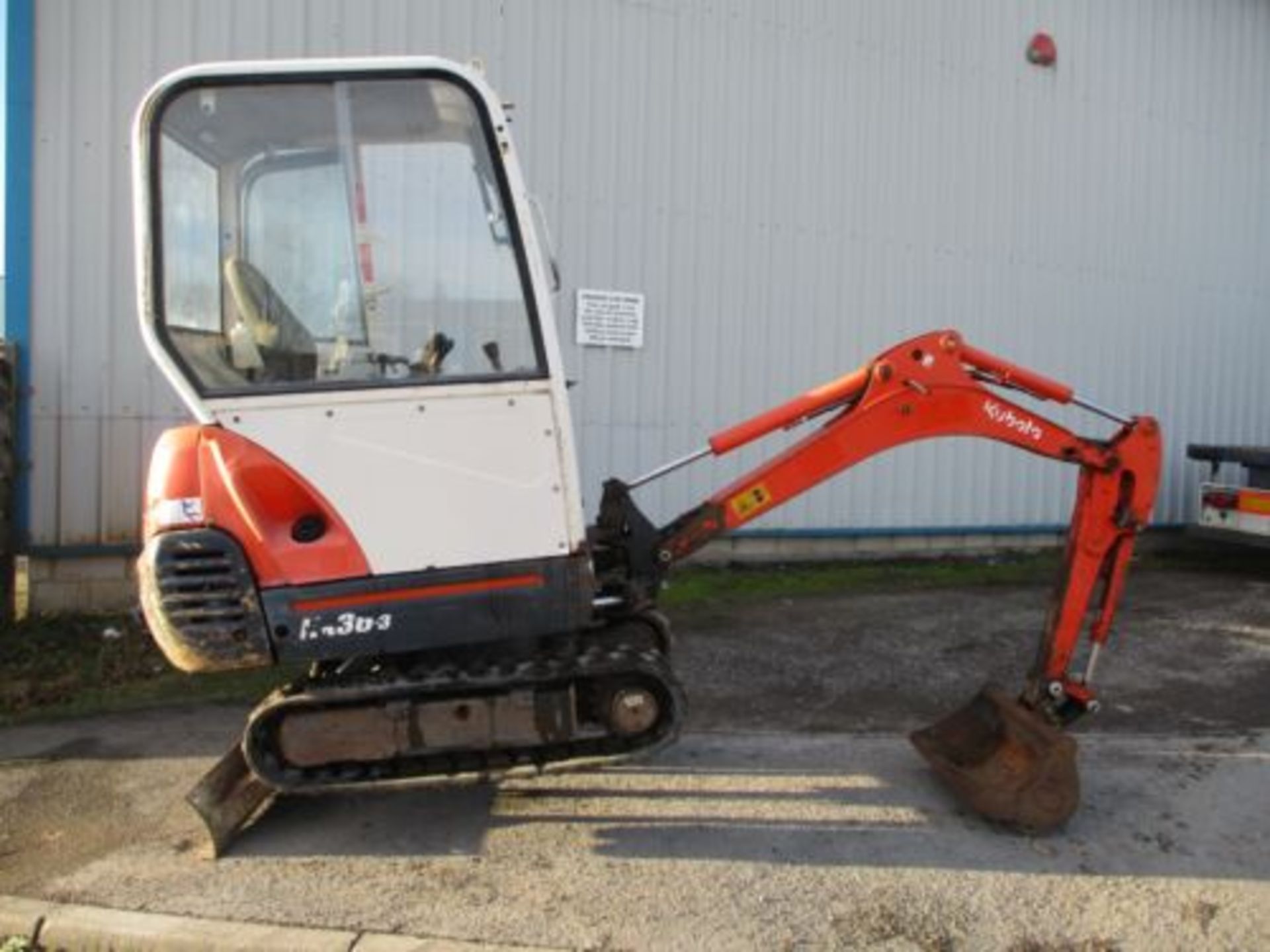 2006 KUBOTA MINI EXCAVATOR: 3-CYLINDER DIESEL