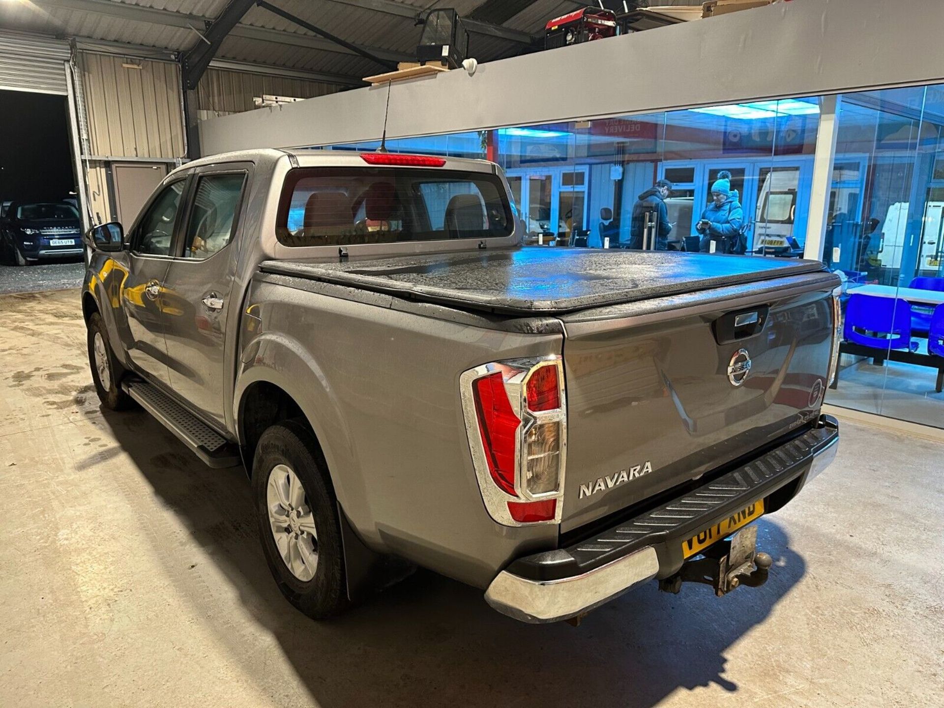 UNIQUE OPPORTUNITY: ONLY 44K MILES - 2017 NAVARA - NO VAT ON HAMMER - MOT: 29TH MAY 2024 - Image 14 of 15
