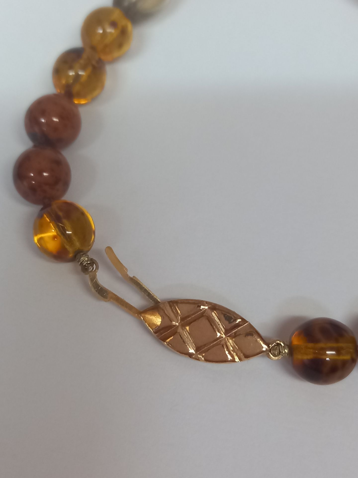 BALTIC KNOTTED AMBER NECKLACE - Image 4 of 6
