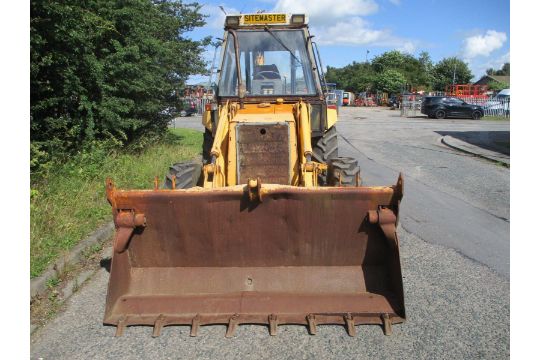 JCB 3CX: THE ULTIMATE 4X4 LOADER AND DIGGER - Image 4 of 15