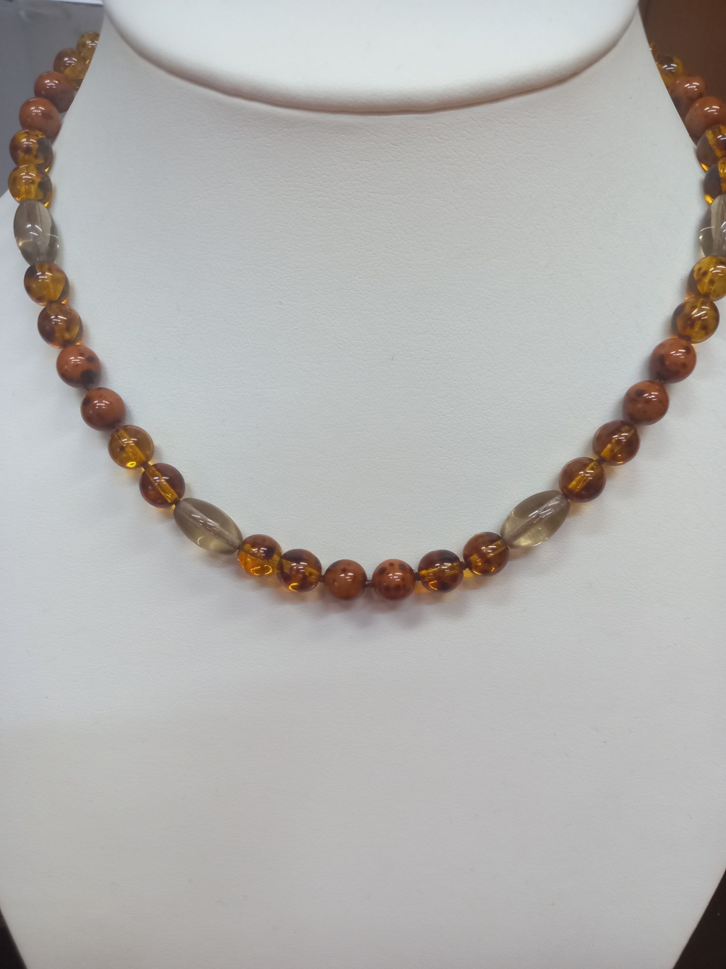 BALTIC KNOTTED AMBER NECKLACE - Image 2 of 6