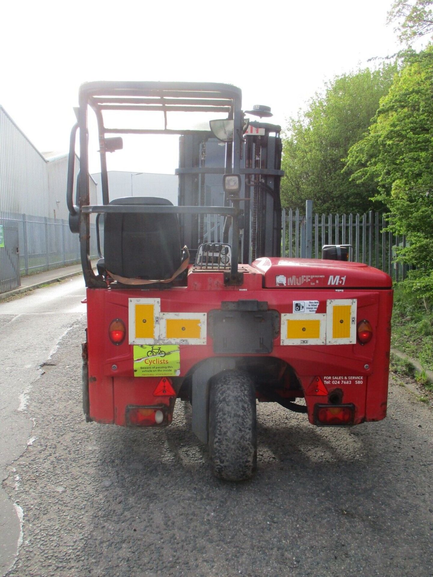 2008 MOFFETT M5 25.3: HEAVY-DUTY FORKLIFT - Image 3 of 14