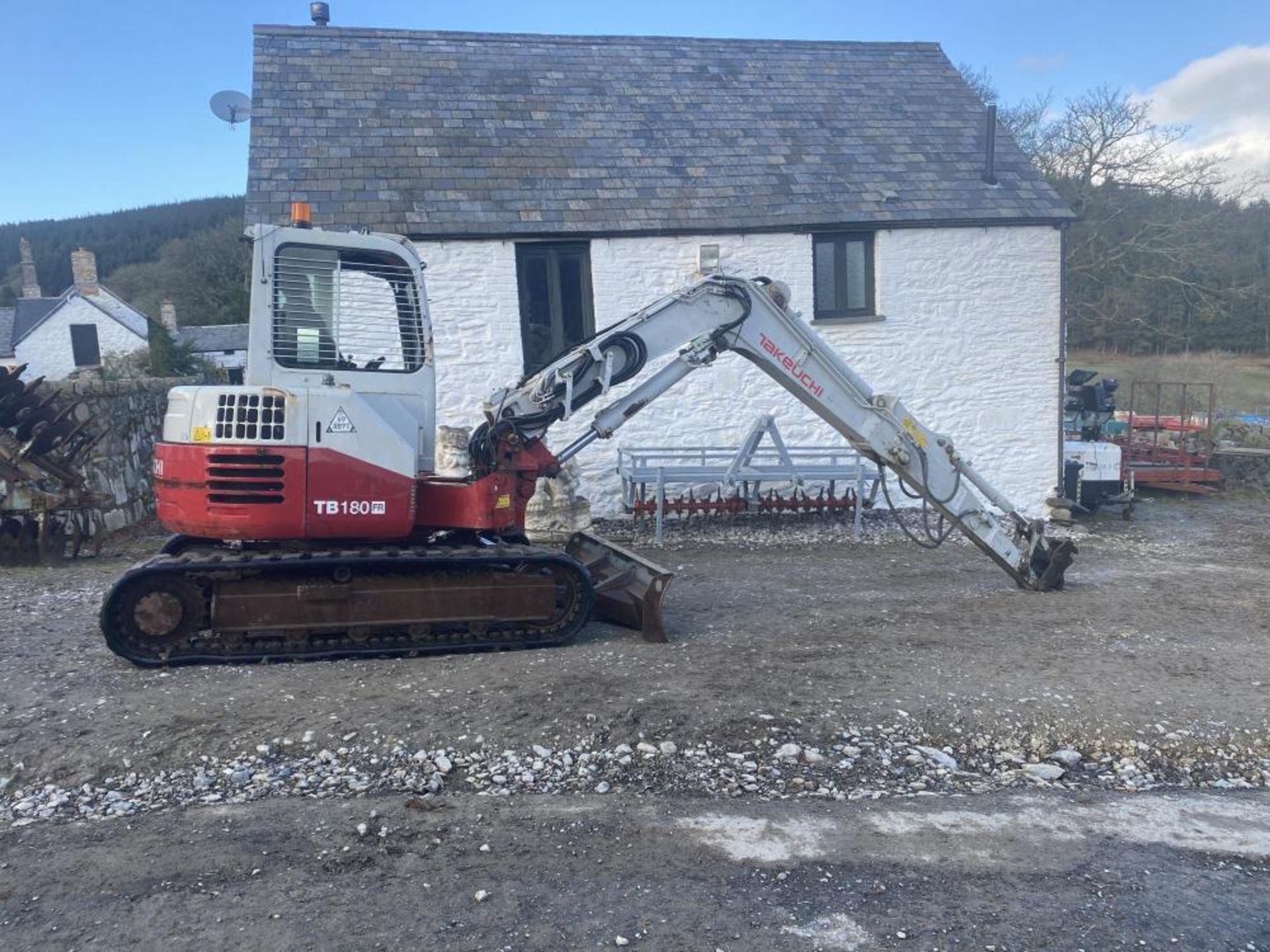 2009 TAKEUCHI TB180 FR 3 BUCKETS 8 TONNE - Image 5 of 11