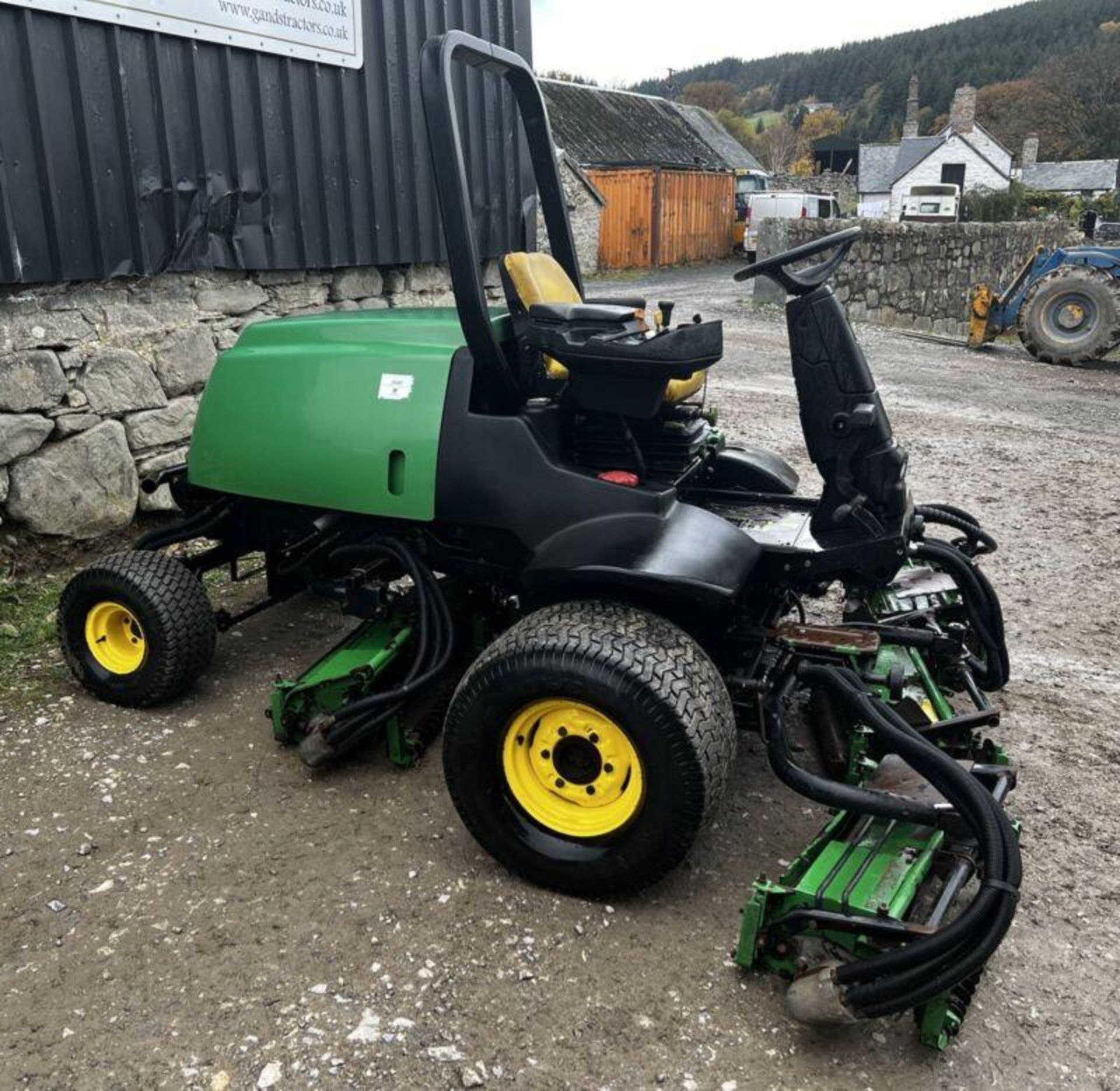 YANMAR DIESEL POWER: JOHN DEERE FAIRWAY MOWER - Bild 2 aus 8