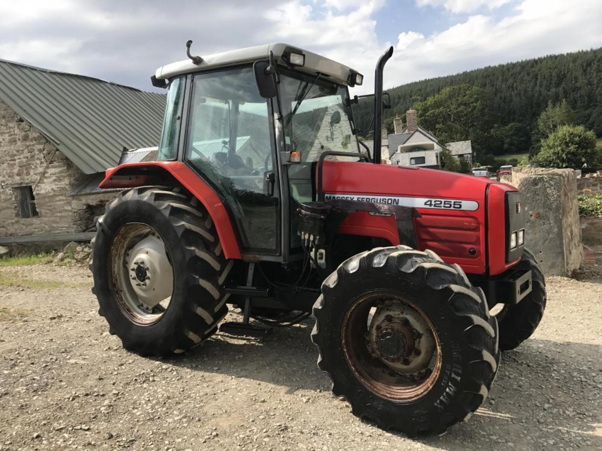 2001 MASSEY FERGUSON 4255 TRACTOR 4WD Y REG V5 3950 HOURS