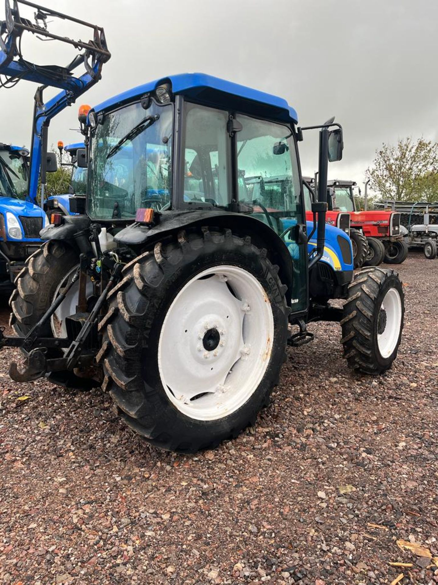 2008 NEW HOLLAND T4020 TRACTOR - Image 4 of 12