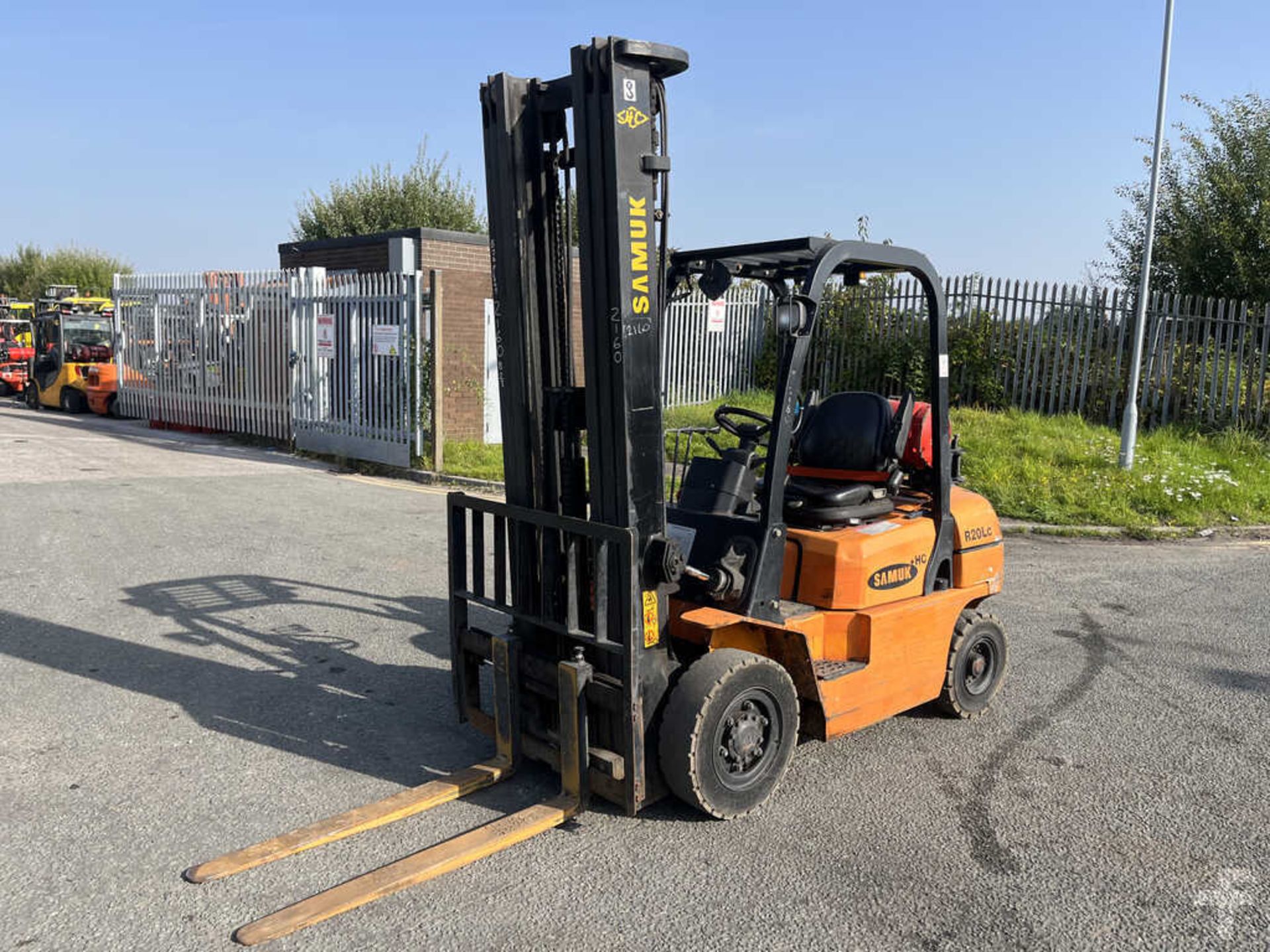 LPG FORKLIFTS SAMUK R20LC - Image 2 of 5