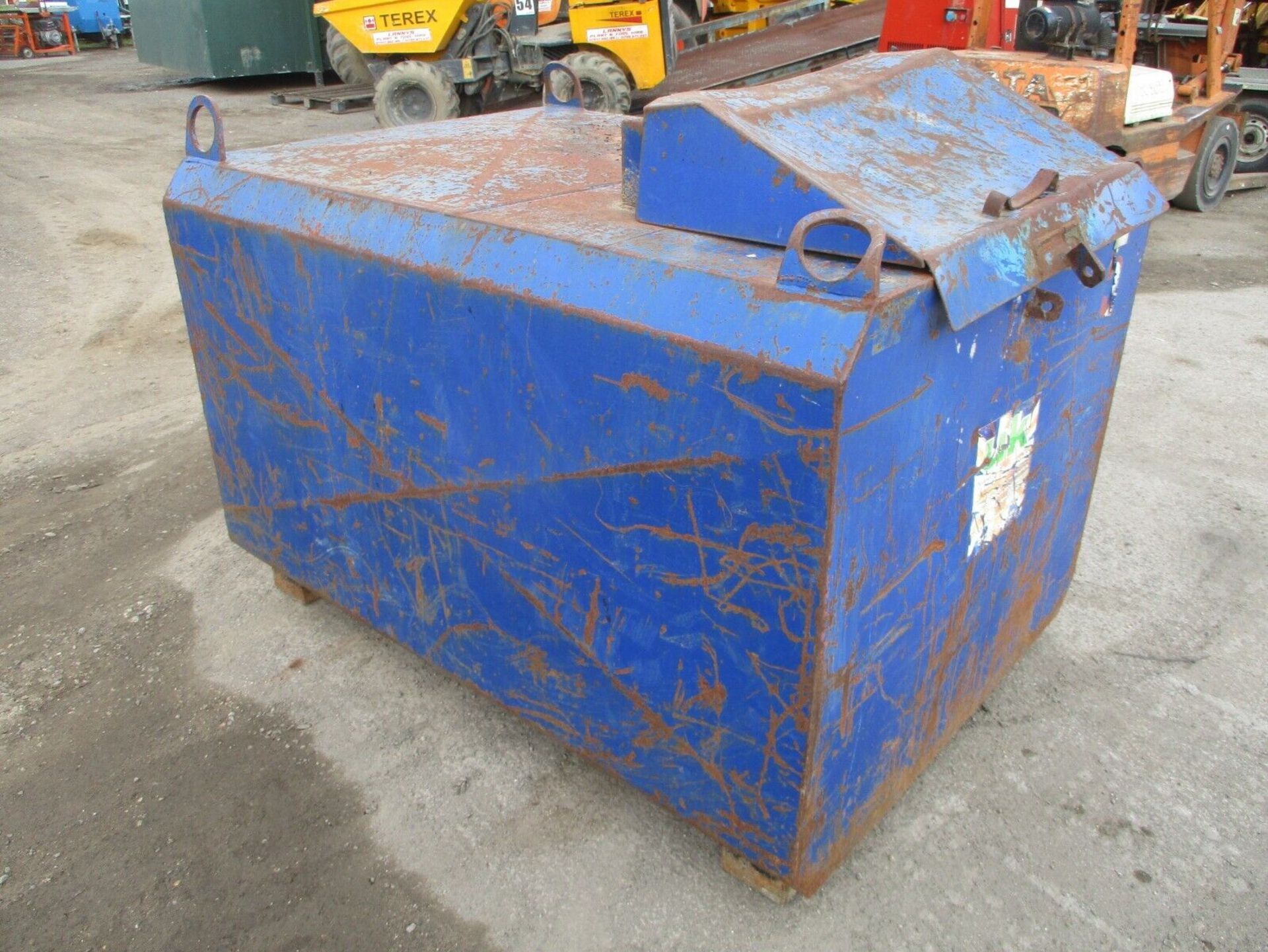 1000 LITRE DIESEL BOWSER FUEL TANK BUNDED DELIVERY ARRANGED - Image 7 of 8