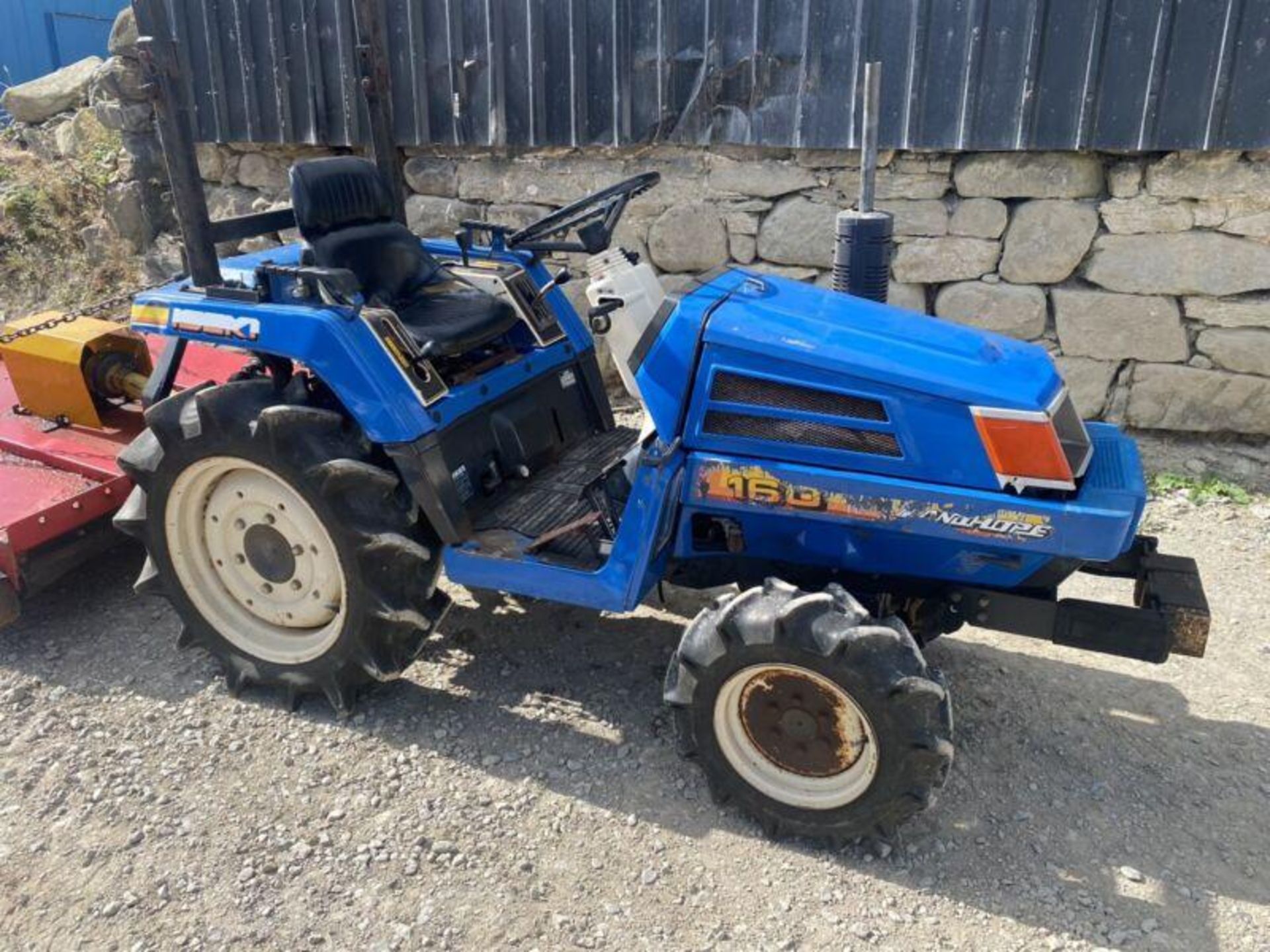 ISEKI LANDHOPE 160: COMPACT TRACTOR FOR VERSATILE USE - Image 3 of 8