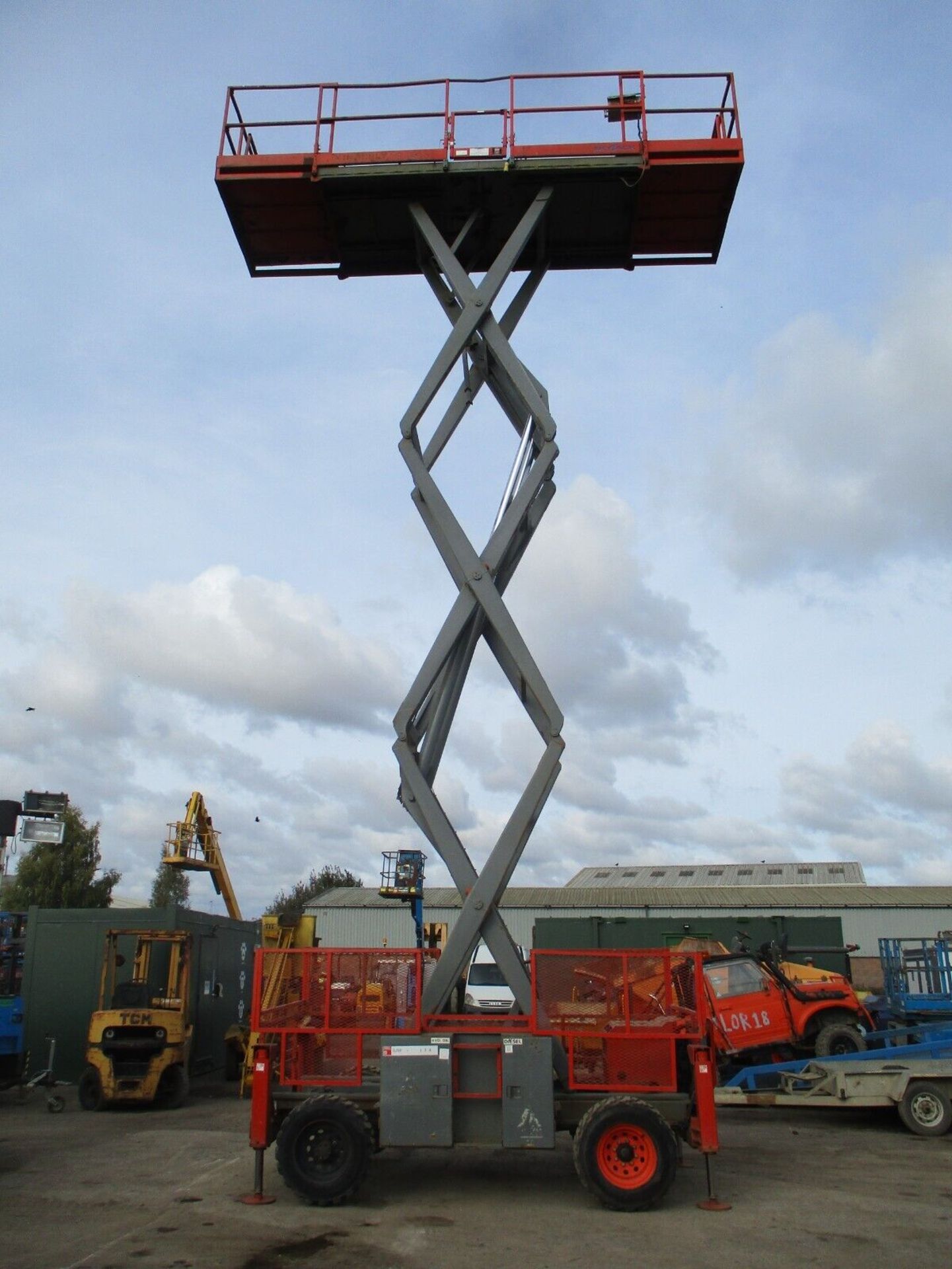 SKYJACK KUBOTA ENGINE SJ8831 SCISSOR LIFT - Image 12 of 14