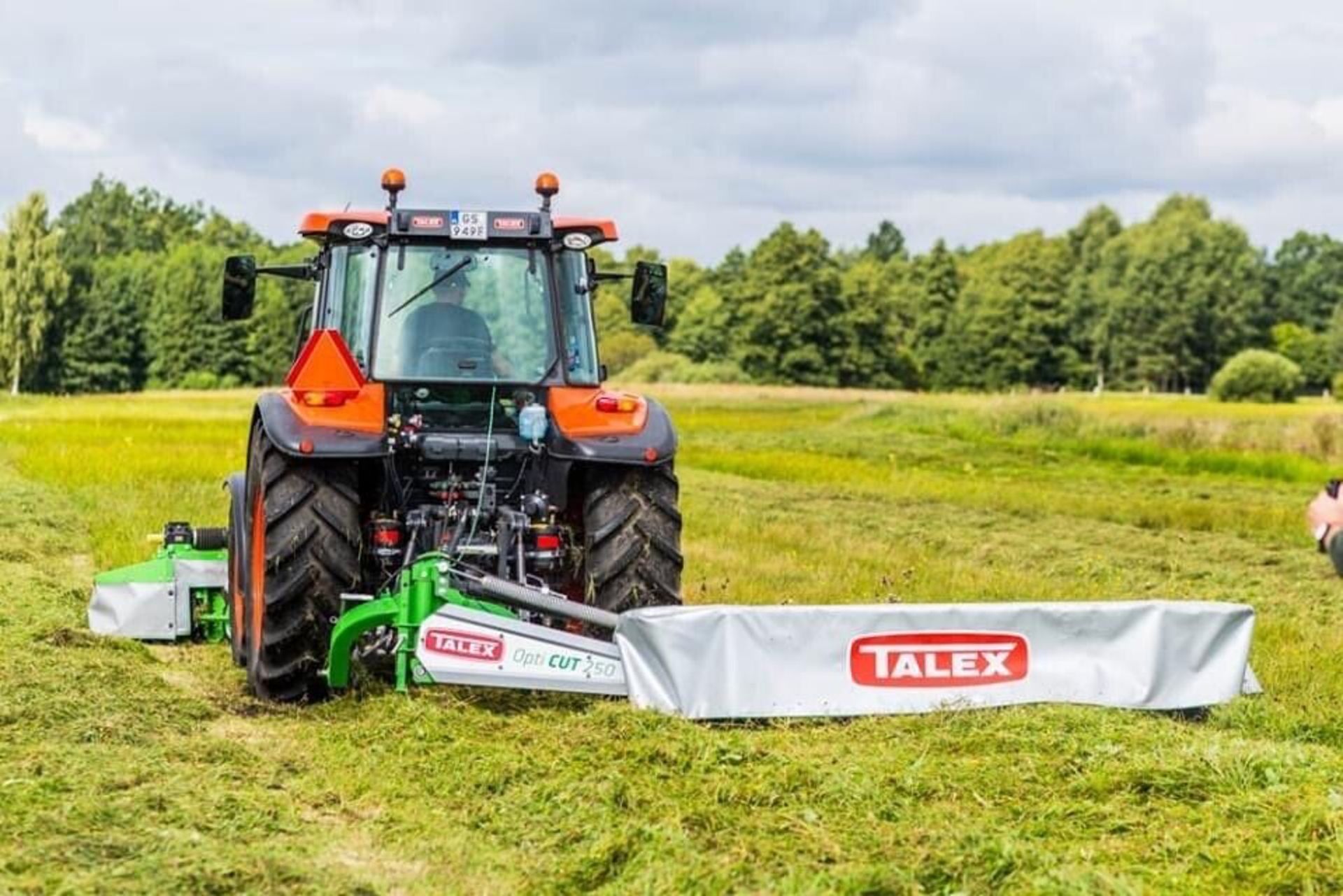 STOCKED AND LOADED:10FT ( 3.2M ) REAR MOWERS READY FOR HEAVY-DUTY ACTION