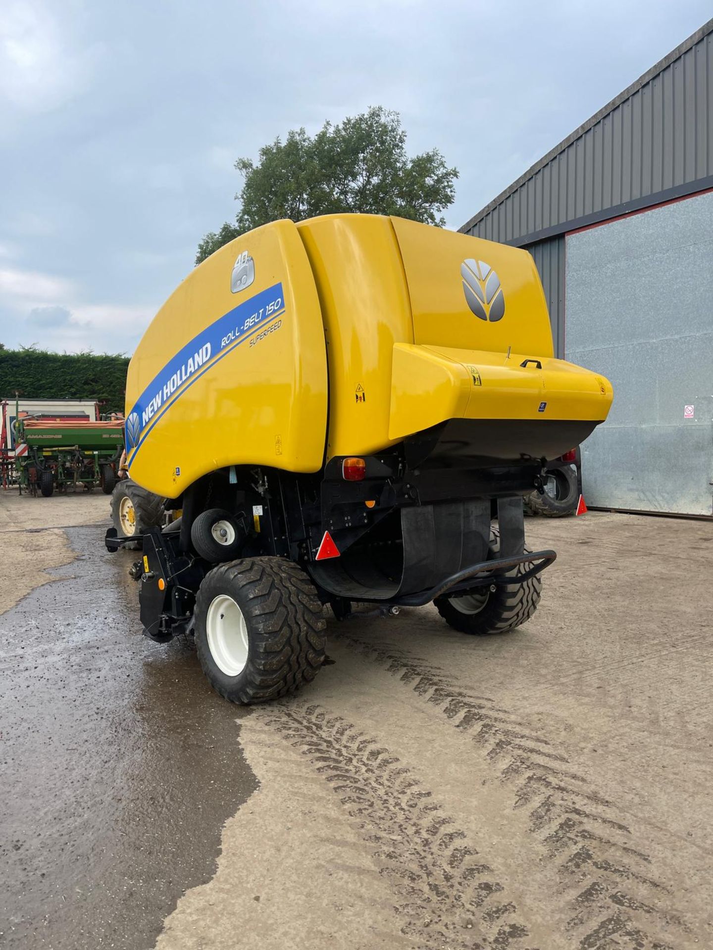 NEW HOLLAND ROLL BELT 150 ROUND BALER - Image 4 of 10