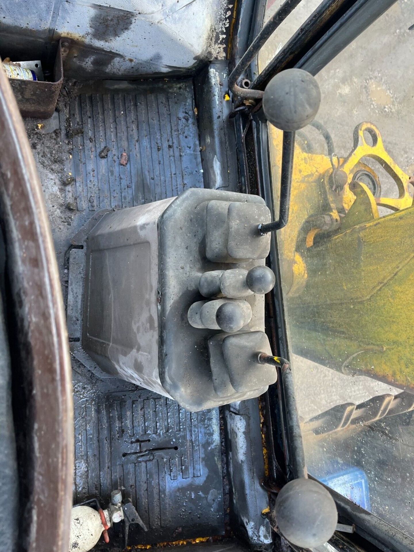 1984 JCB 3CX 2 WHEEL DRIVE BACKHOE LOADER - Image 15 of 15