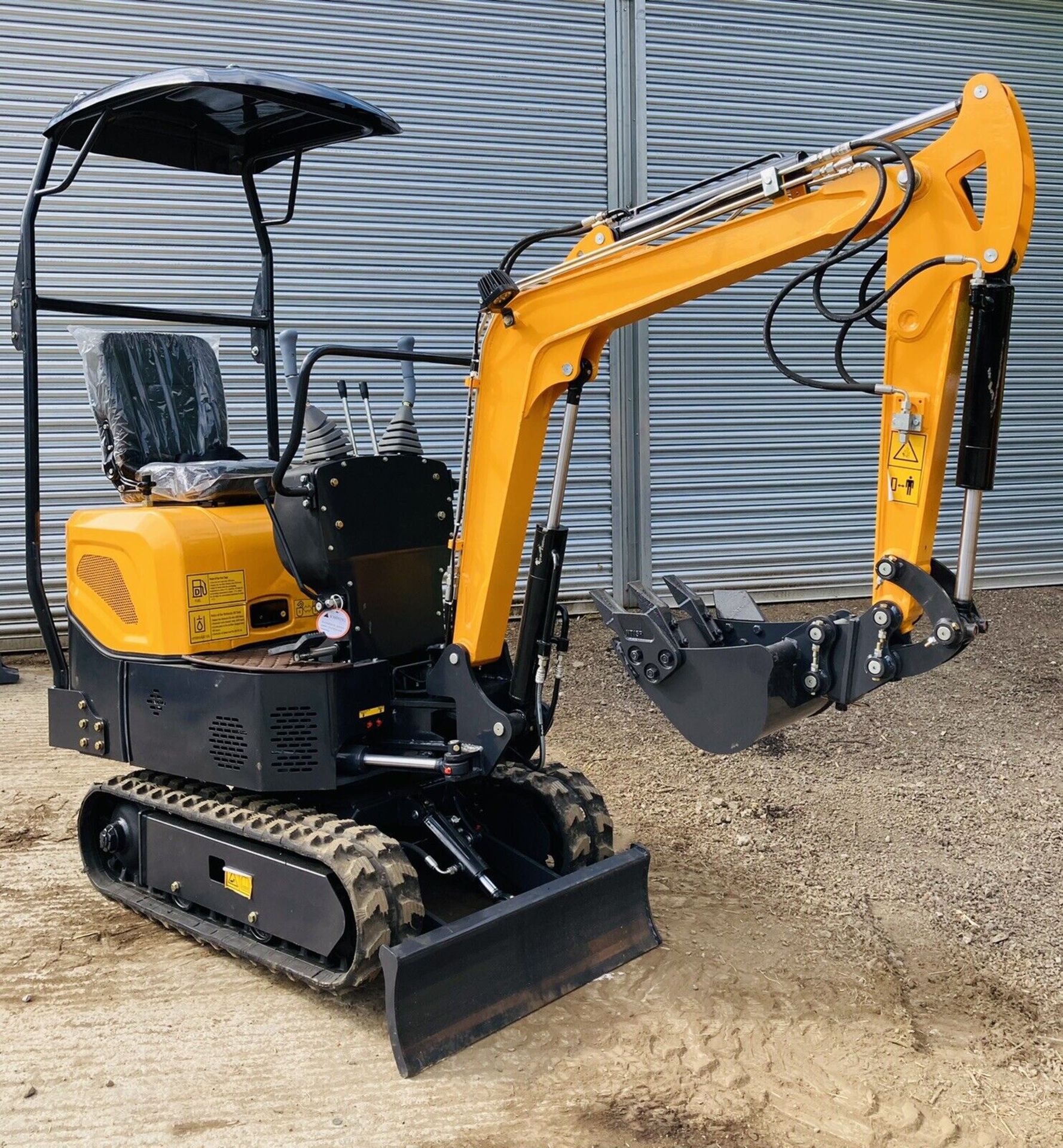 2023 POWER UNLEASHED: BRAND NEW 1 TONNE MICRO DIGGER - JCB, KUBOTA, AND MORE! - Image 12 of 12