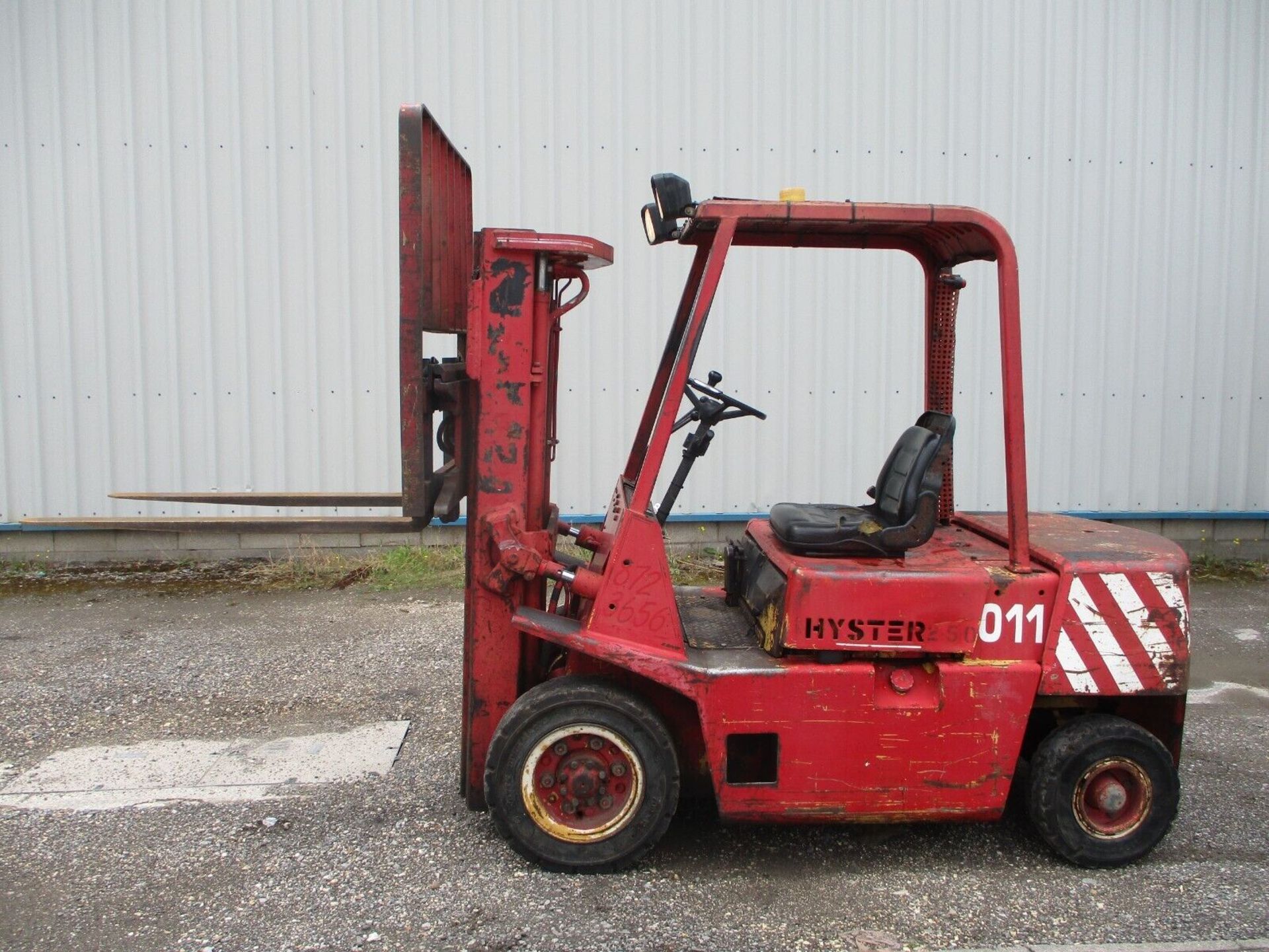 HYSTER 2.5 TON DIESEL FORKLIFT: CONTAINER SPEC EXCELLENCE - Image 11 of 13