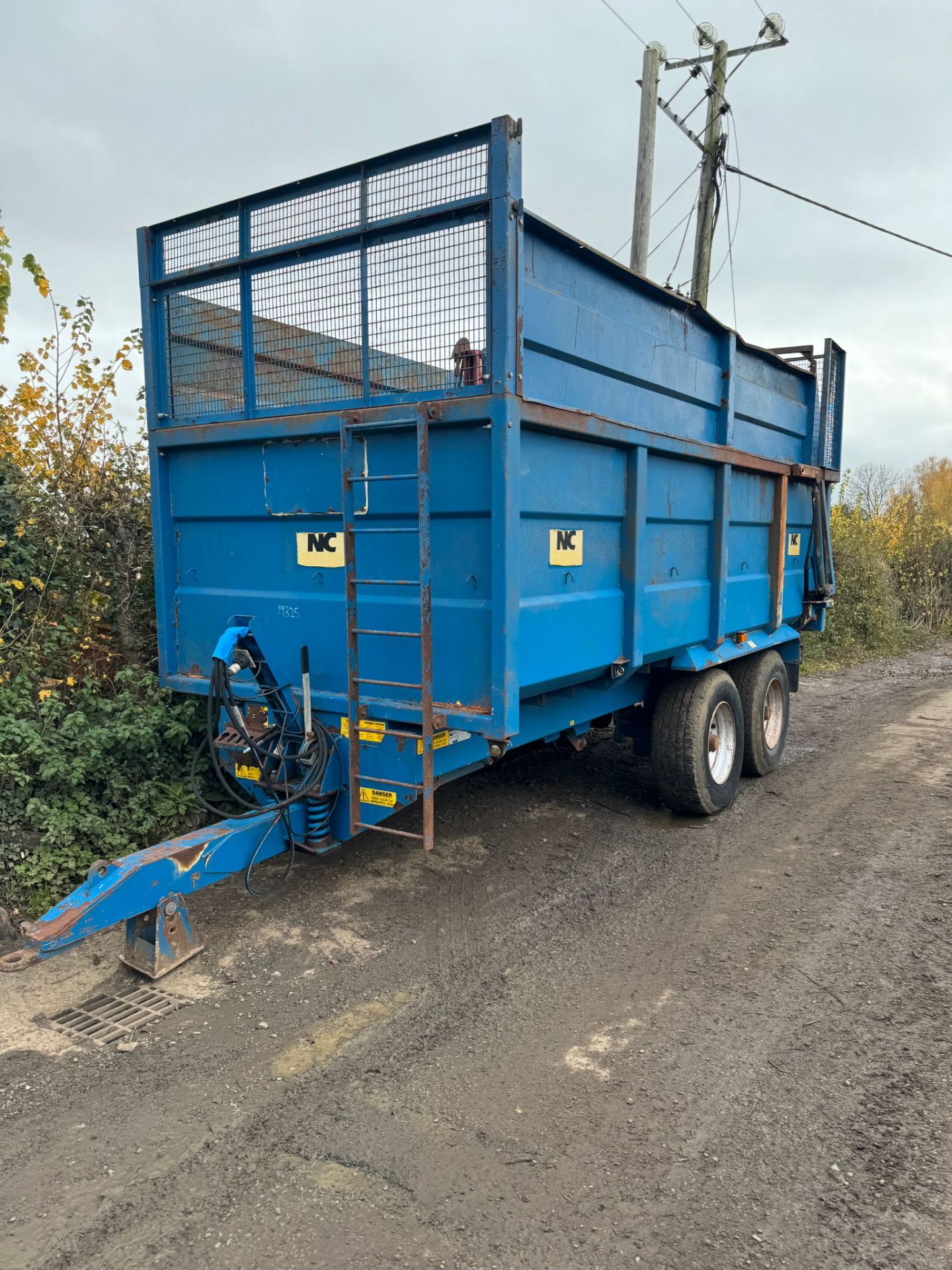 NC 14 TON GRAIN/SILAGE TRAILER - Image 3 of 4